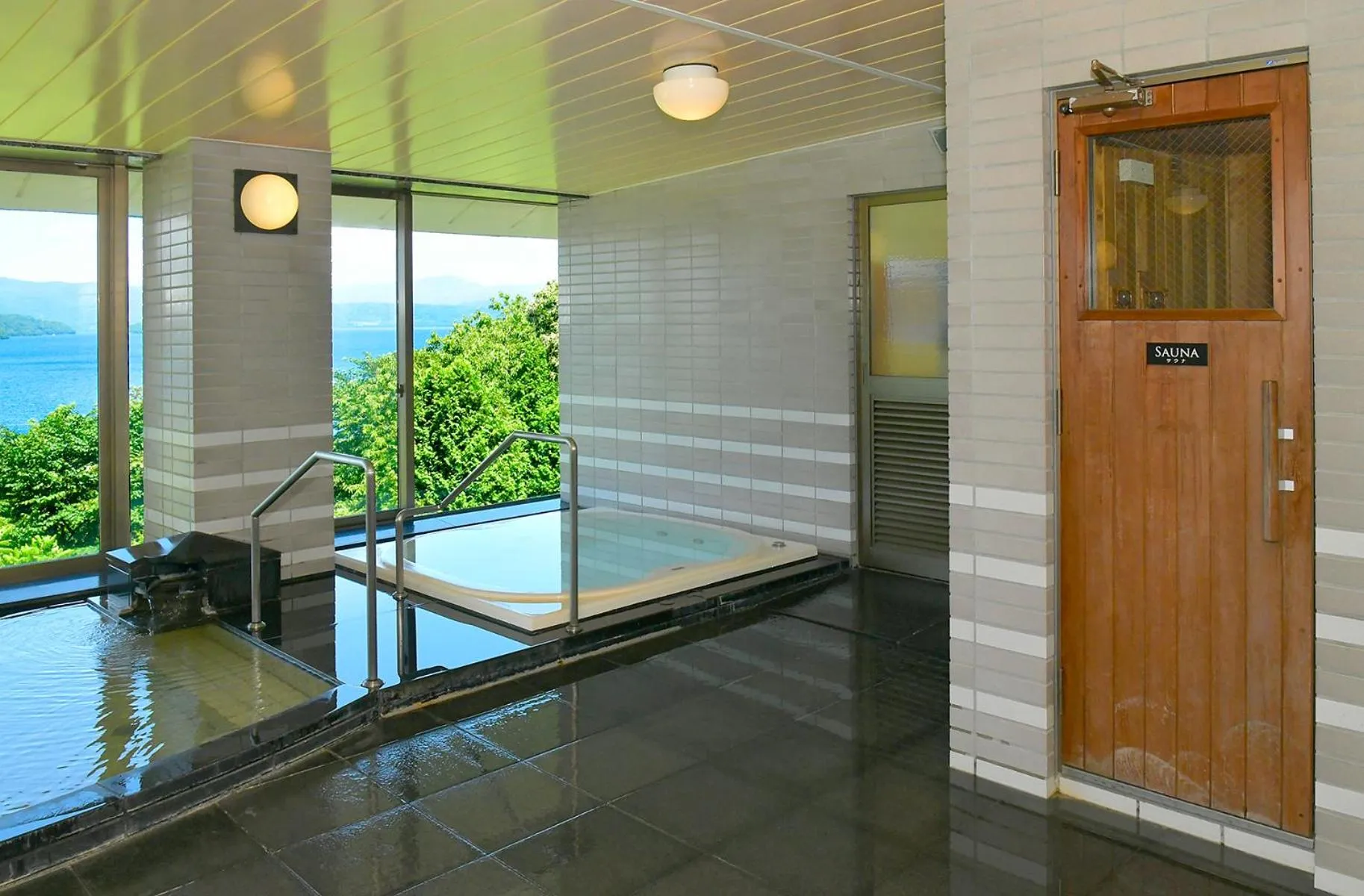 Public Bath in Hotel Premium Lake TOYA