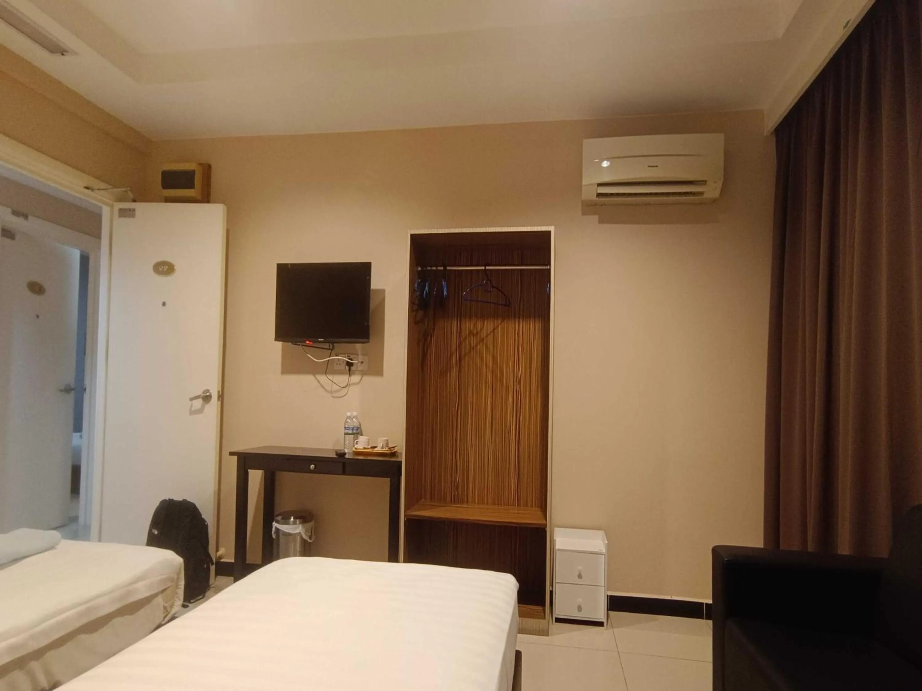 Bedroom, Bed in Hotel O Rainfield Inn