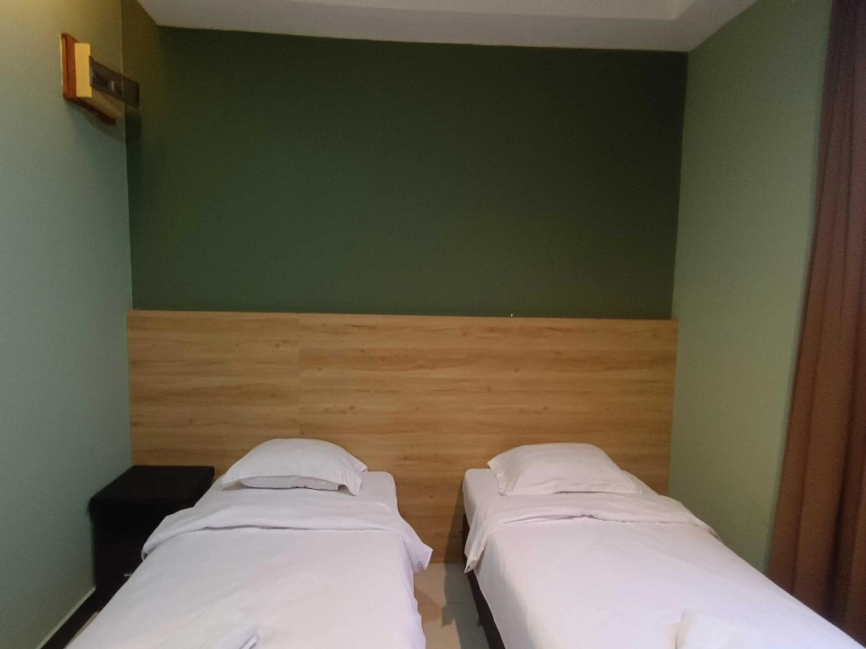 Bedroom, Bed in Hotel O Rainfield Inn