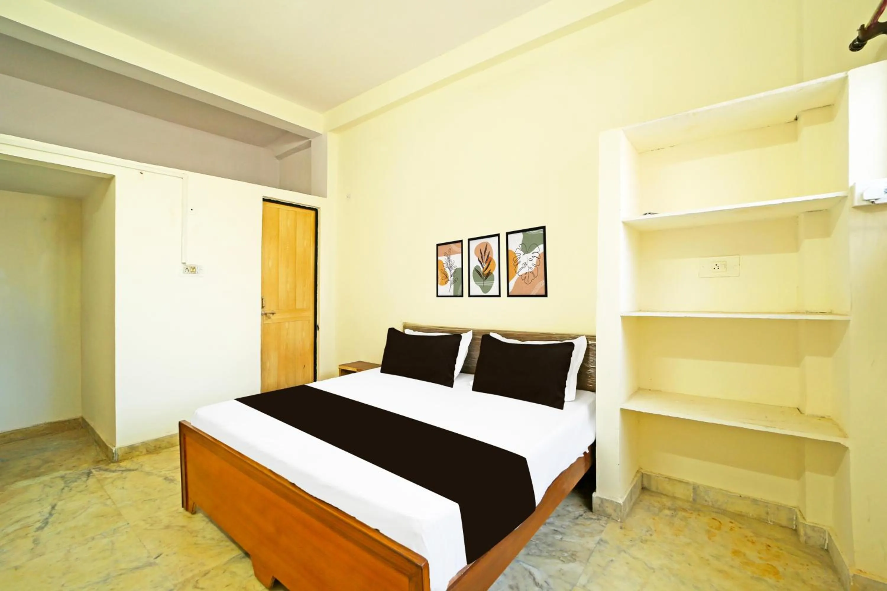 Hotel O AJ Guest House
