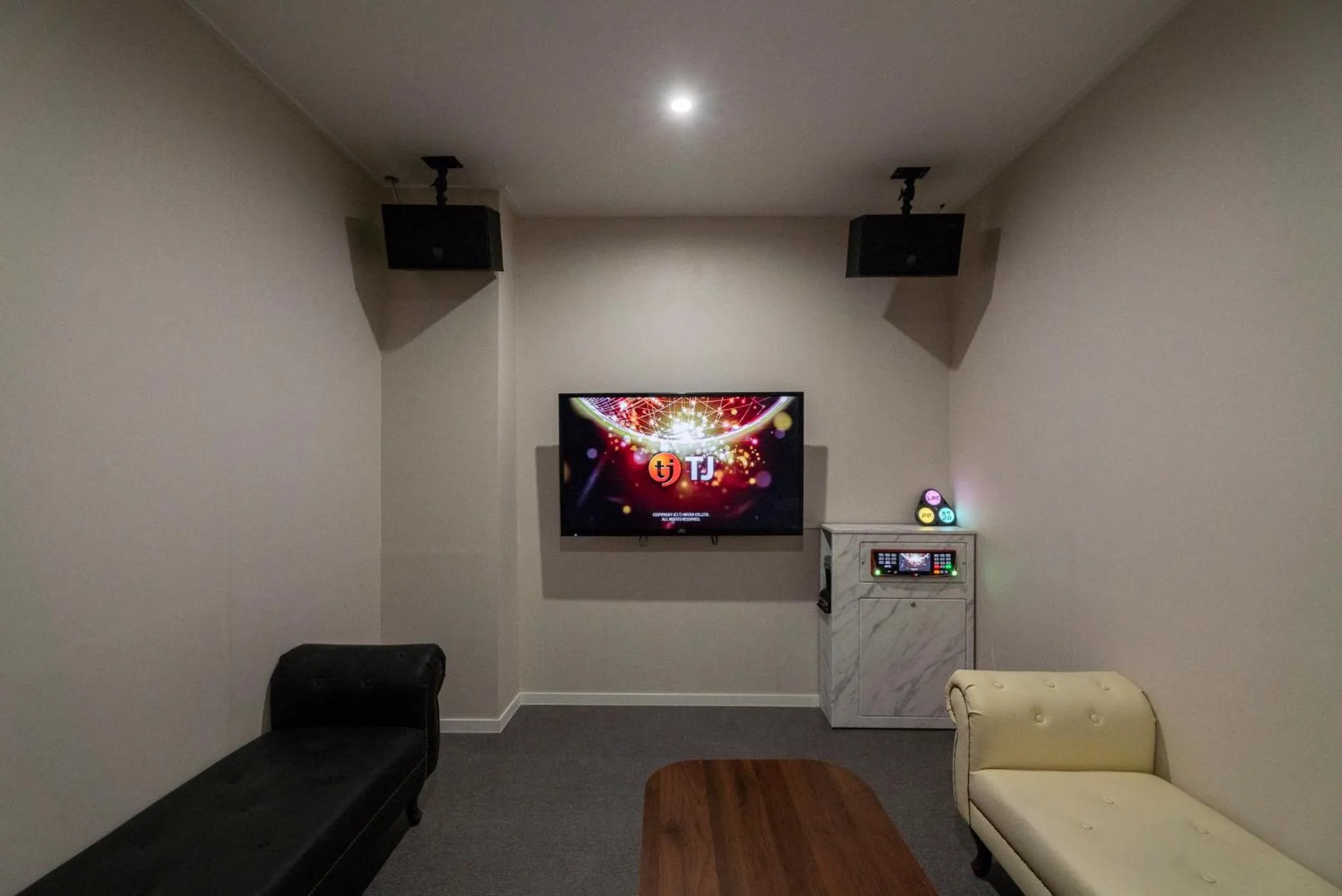 Karaoke in GOYU Hotel