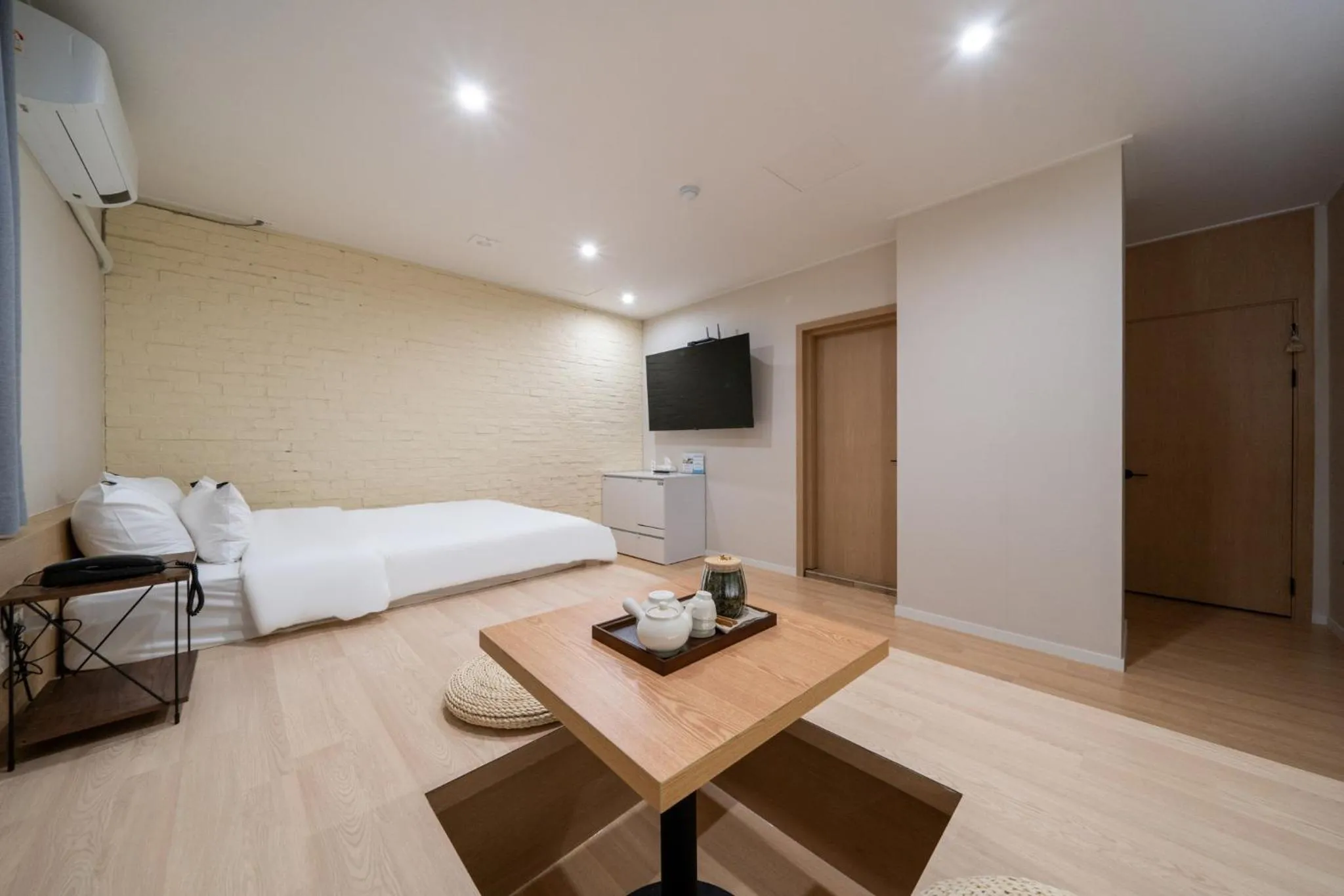 Coffee/tea facilities, Bed in GOYU Hotel