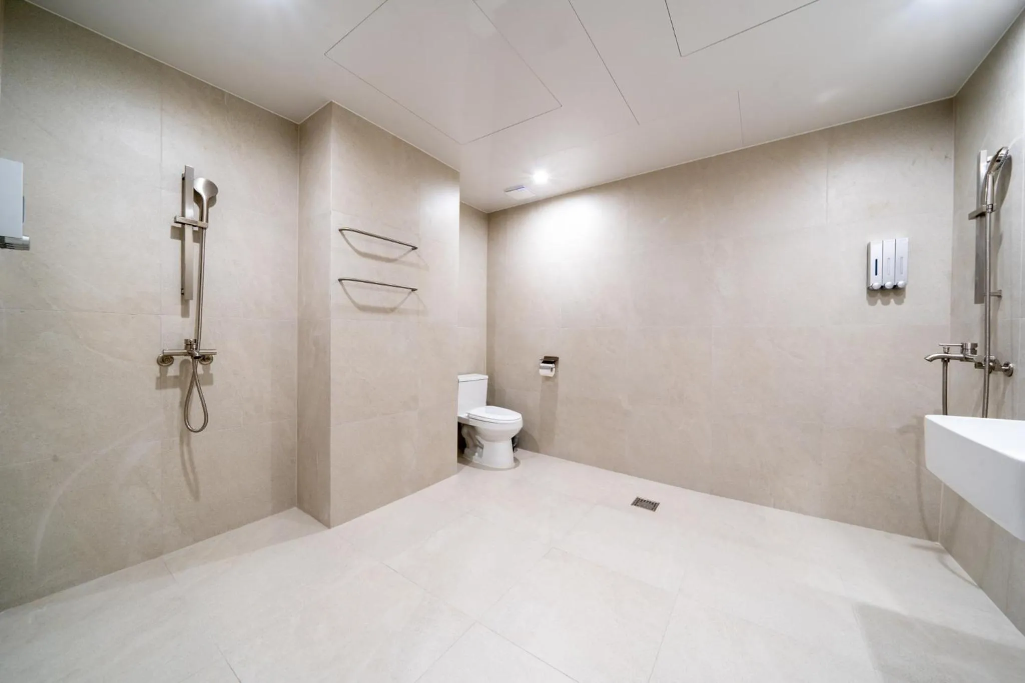 Bathroom in GOYU Hotel