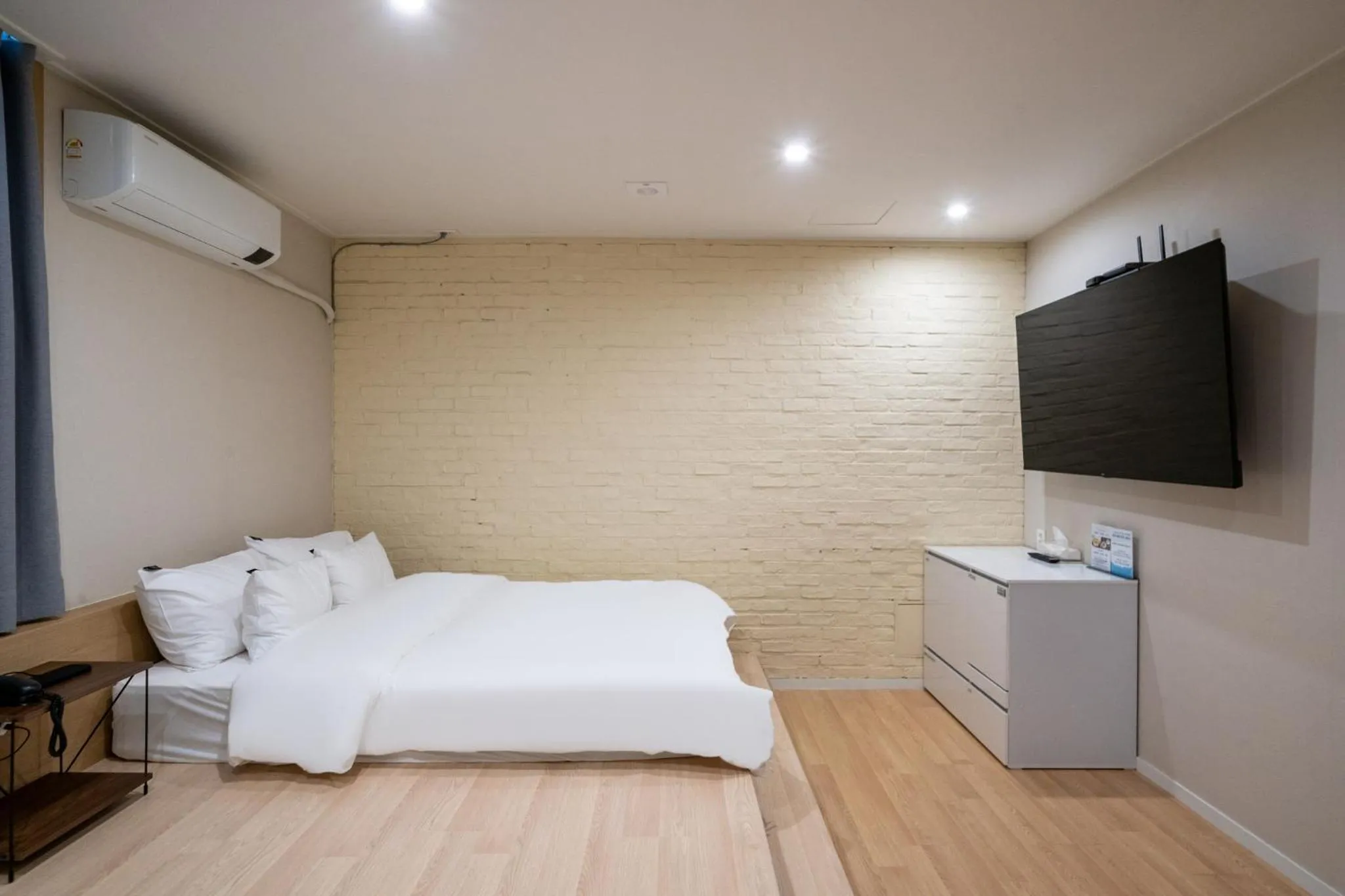 Bedroom, Bed in GOYU Hotel