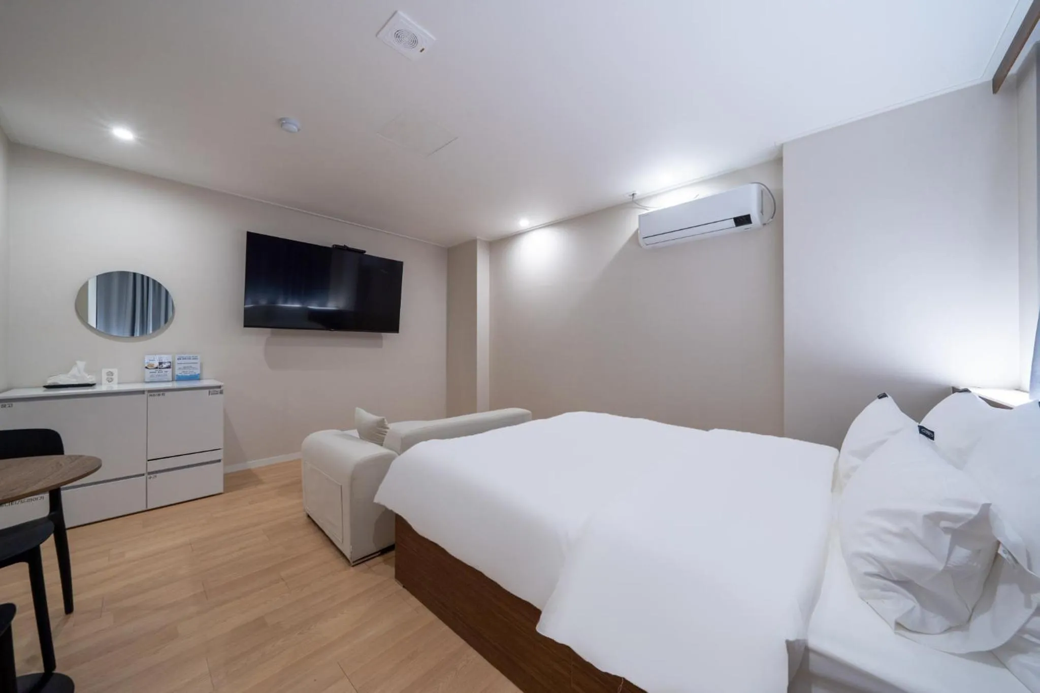 Bedroom, Bed in GOYU Hotel