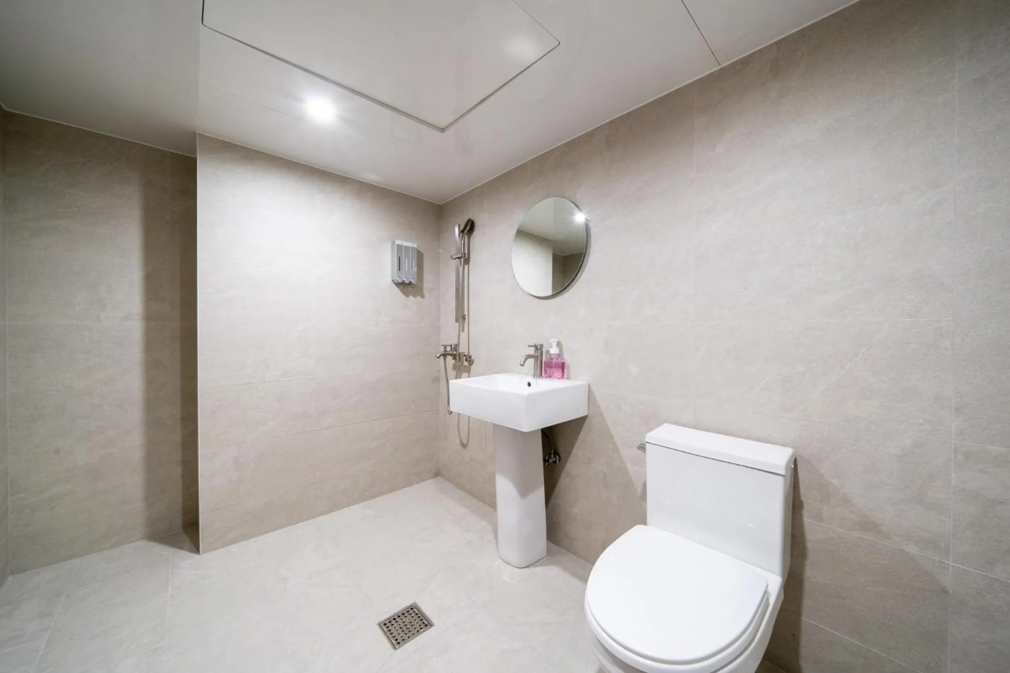 Toilet in GOYU Hotel