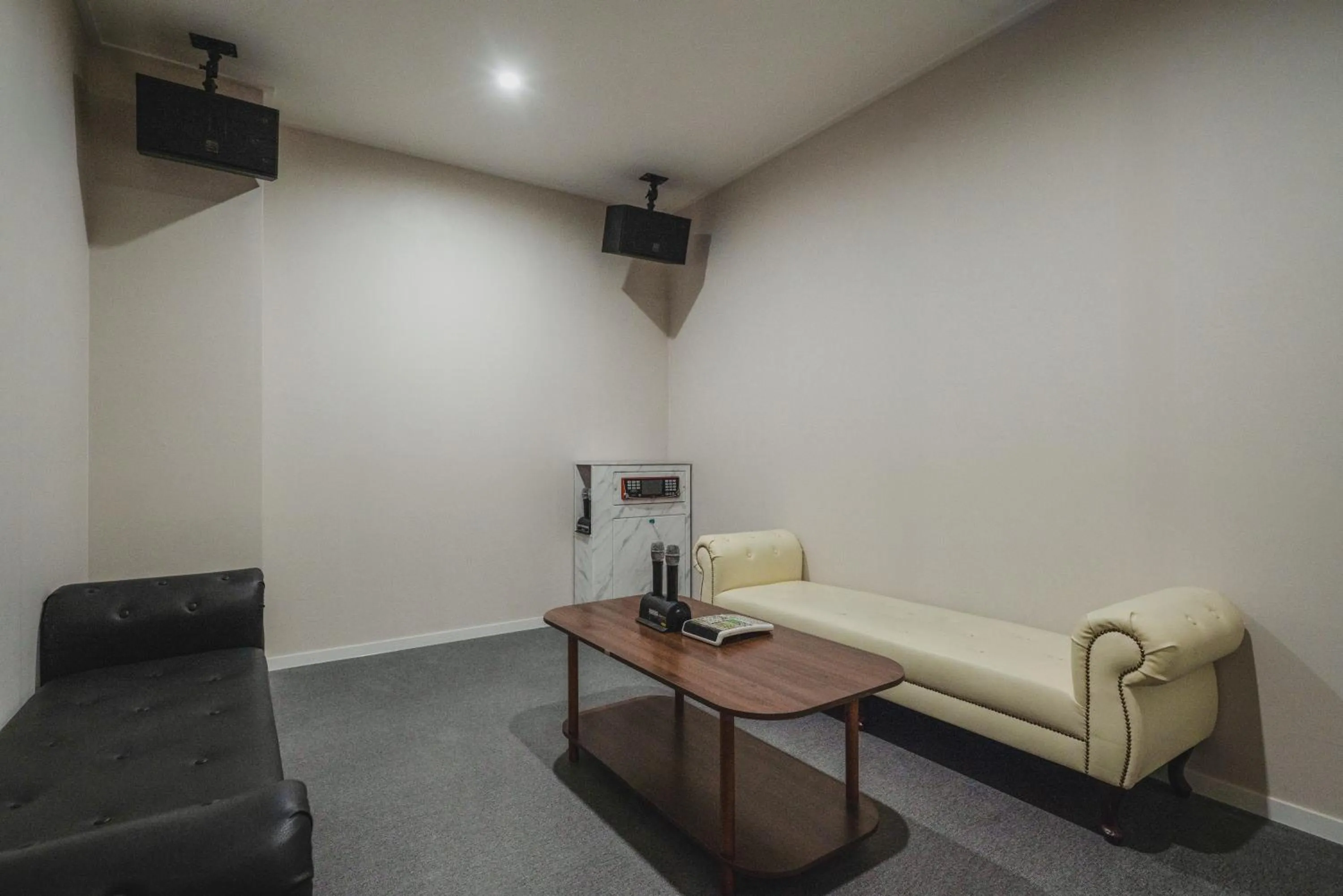 Karaoke in GOYU Hotel