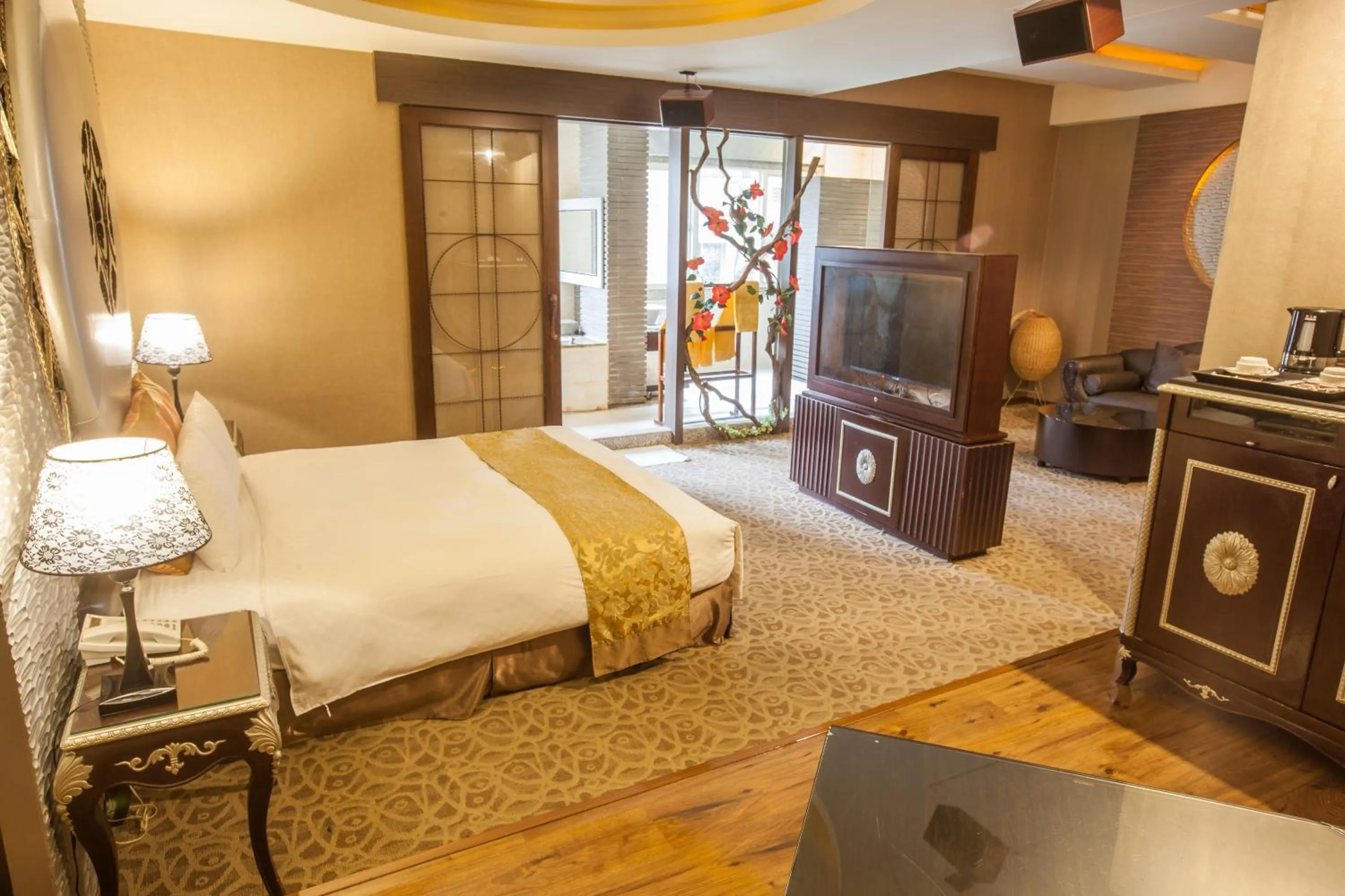 TV and multimedia, Bed in Spring Breeze Hotel