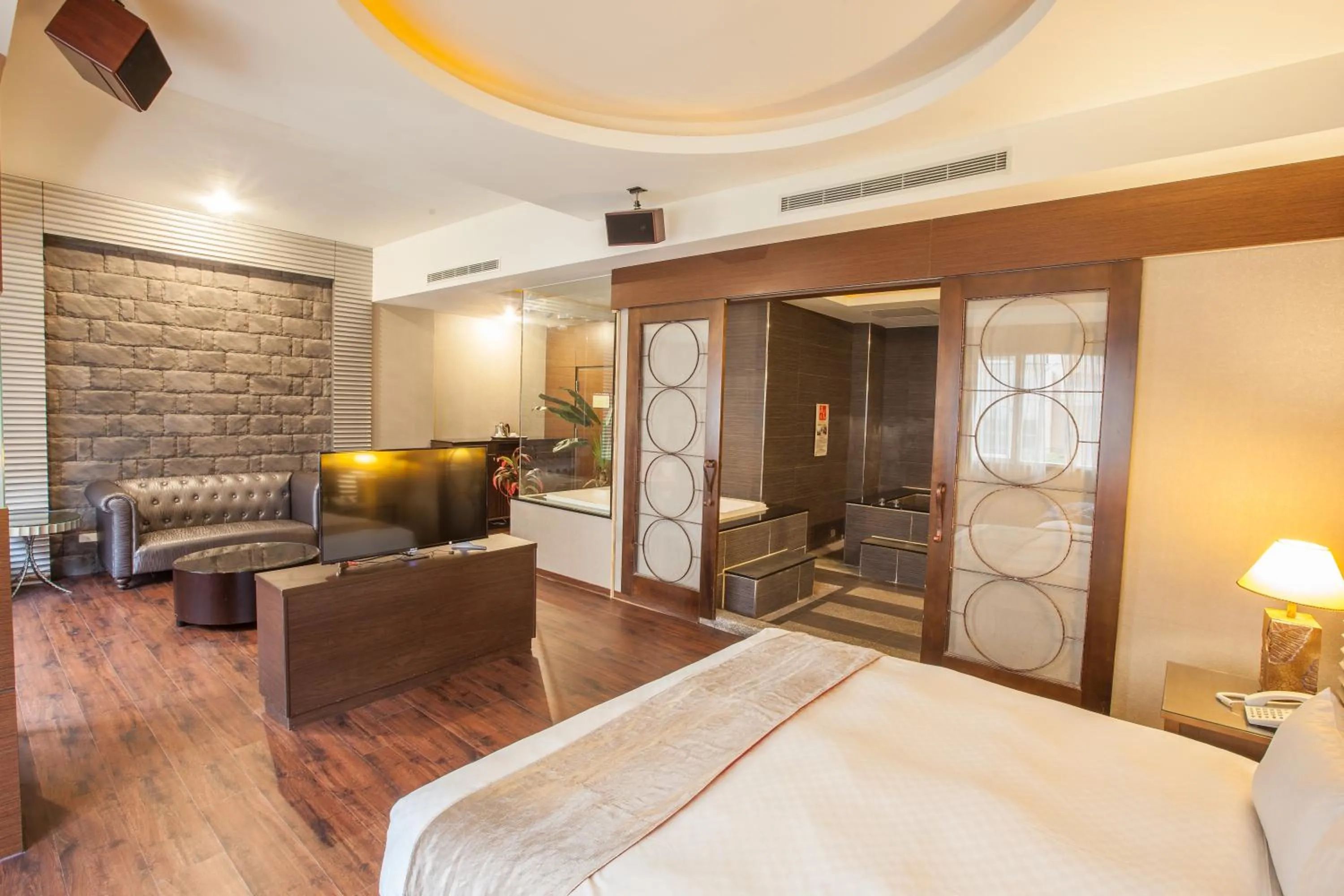 TV and multimedia, Bed in Spring Breeze Hotel