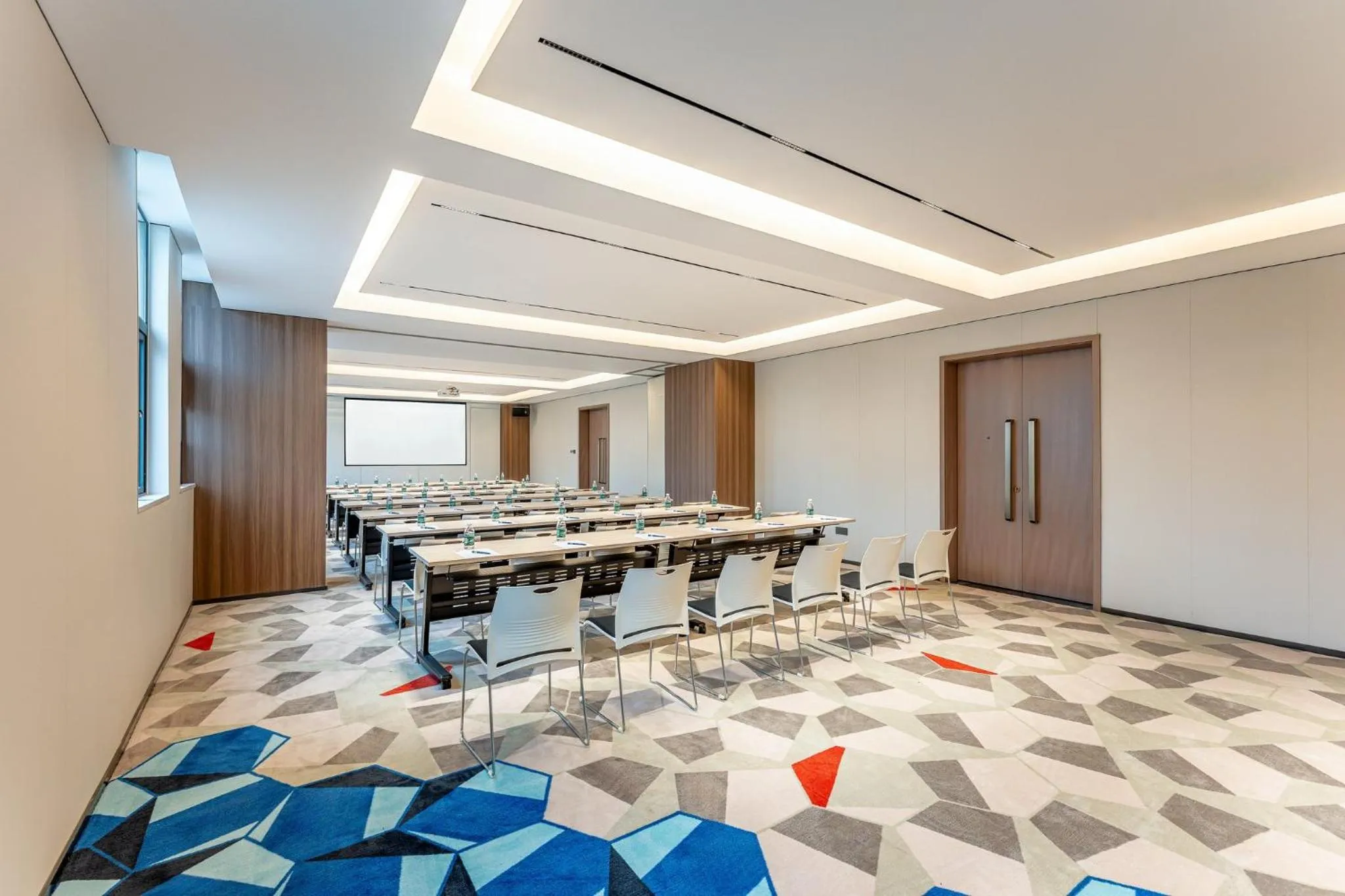 Meeting/conference room in Holiday Inn Express Shangrao Railway Station by IHG