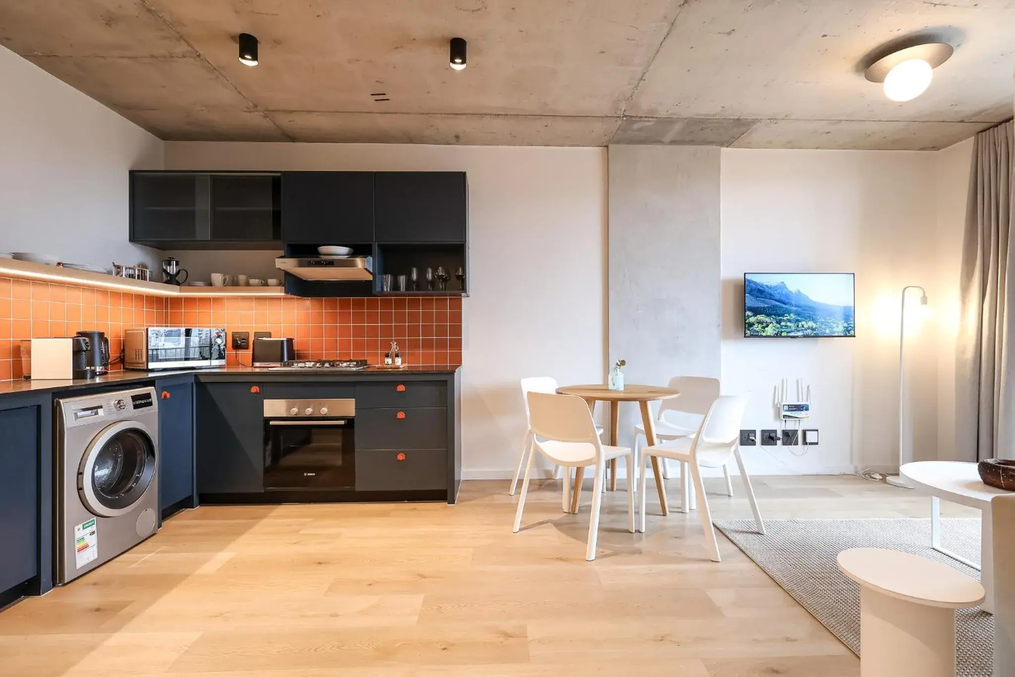 One-Bedroom Apartment in THREE43 ON B - Fluent Serviced Apartments One-Bedroom Apartment in THREE43 ON B - Fluent Serviced Apartments
