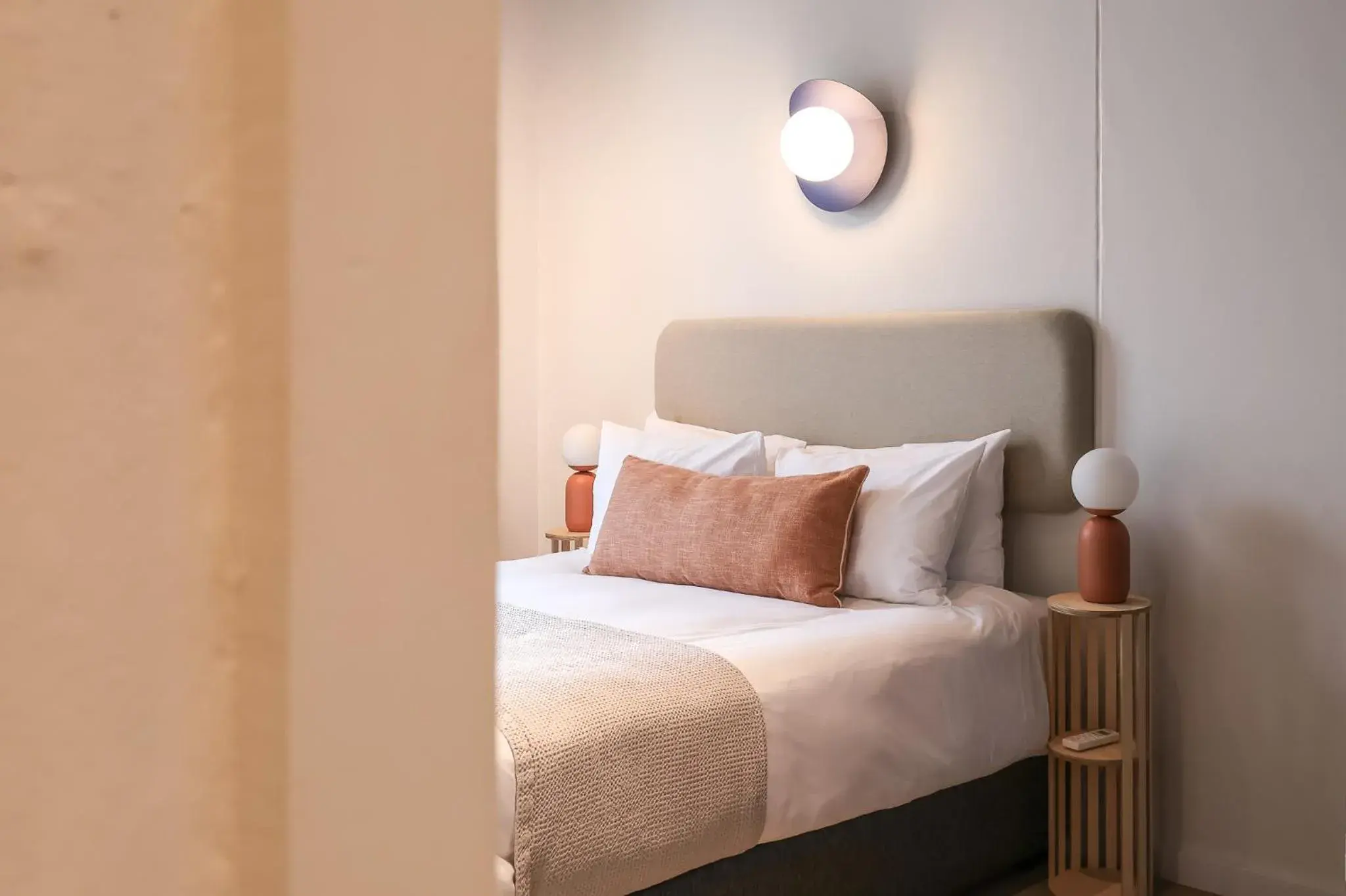 One-Bedroom Apartment in THREE43 ON B - Fluent Serviced Apartments One-Bedroom Apartment in THREE43 ON B - Fluent Serviced Apartments