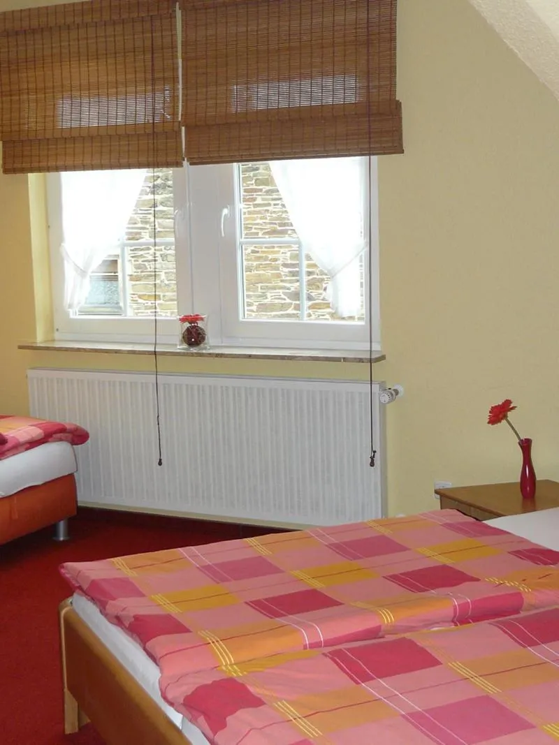 Day, Bed in Weinhaus Thomas