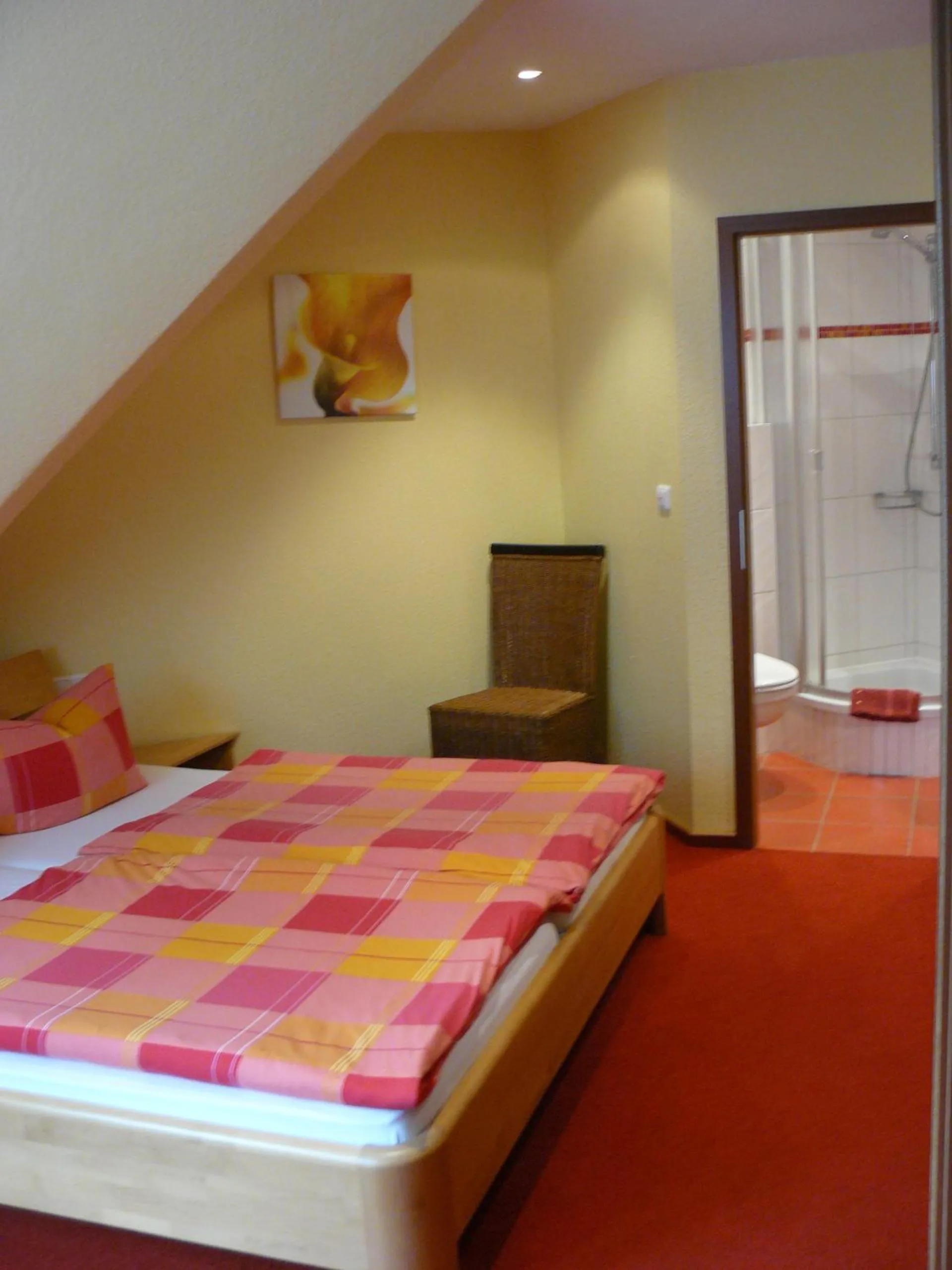Photo of the whole room, Bed in Weinhaus Thomas