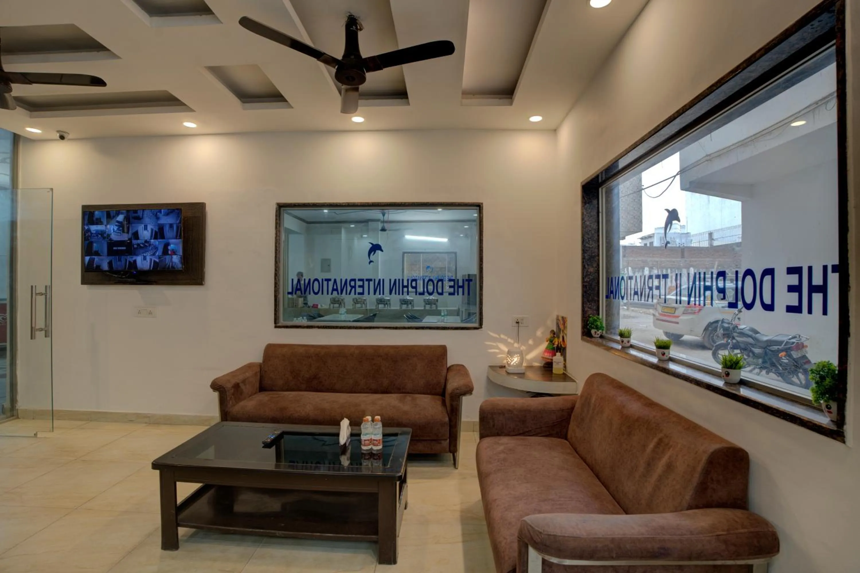 Seating area in Hotel Dolphin at Delhi Airport