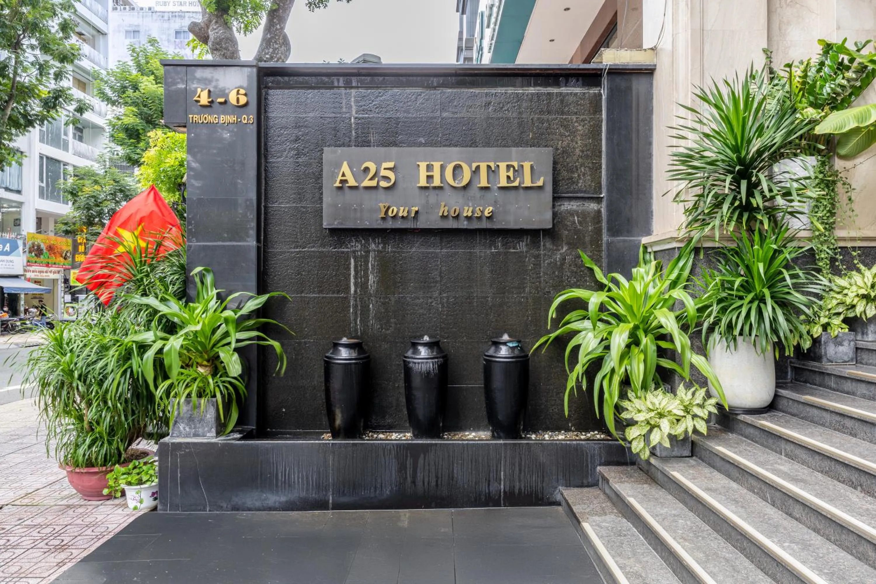 A25 Hotel - 06 Trương Định