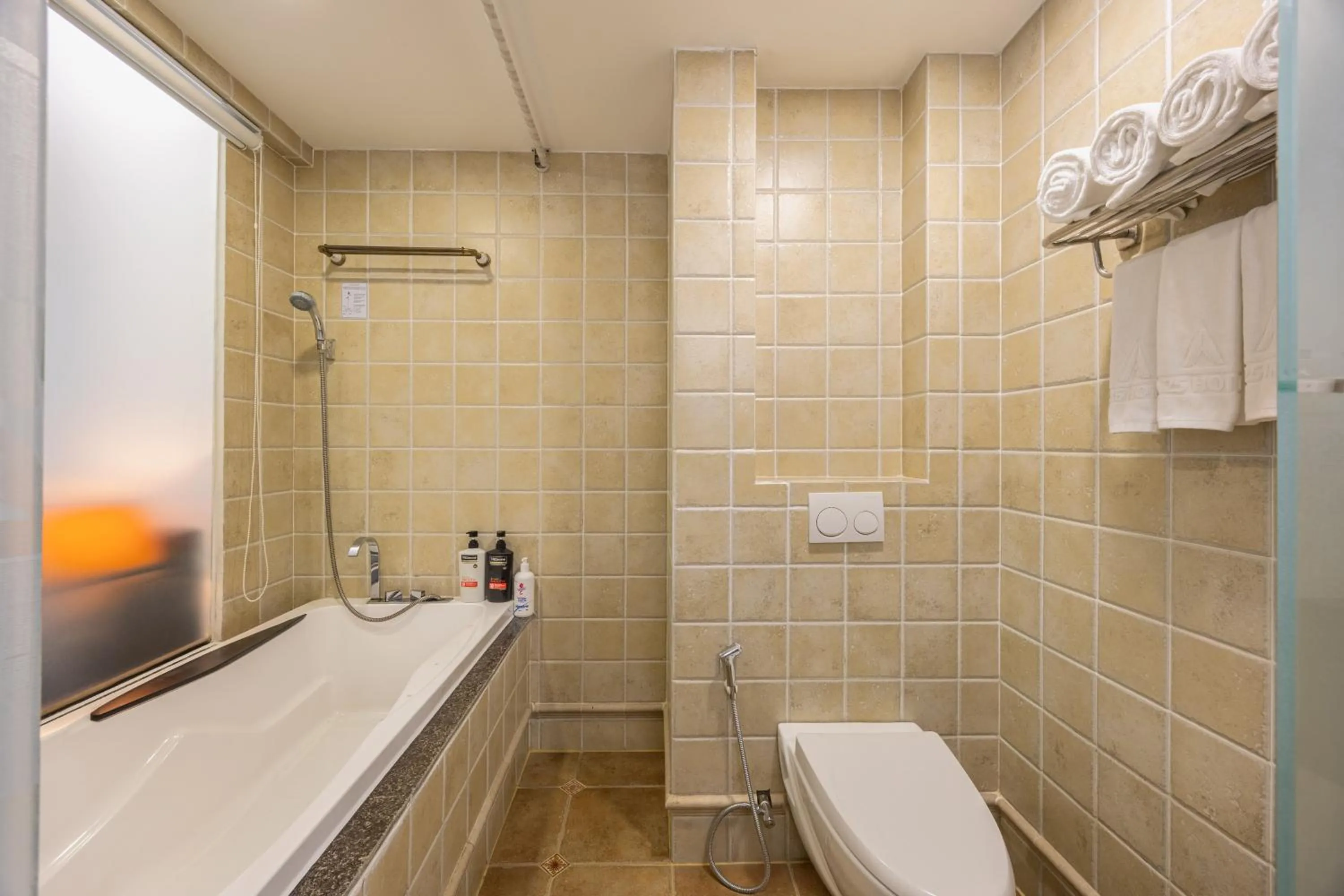 A25 Hotel - 06 Trương Định