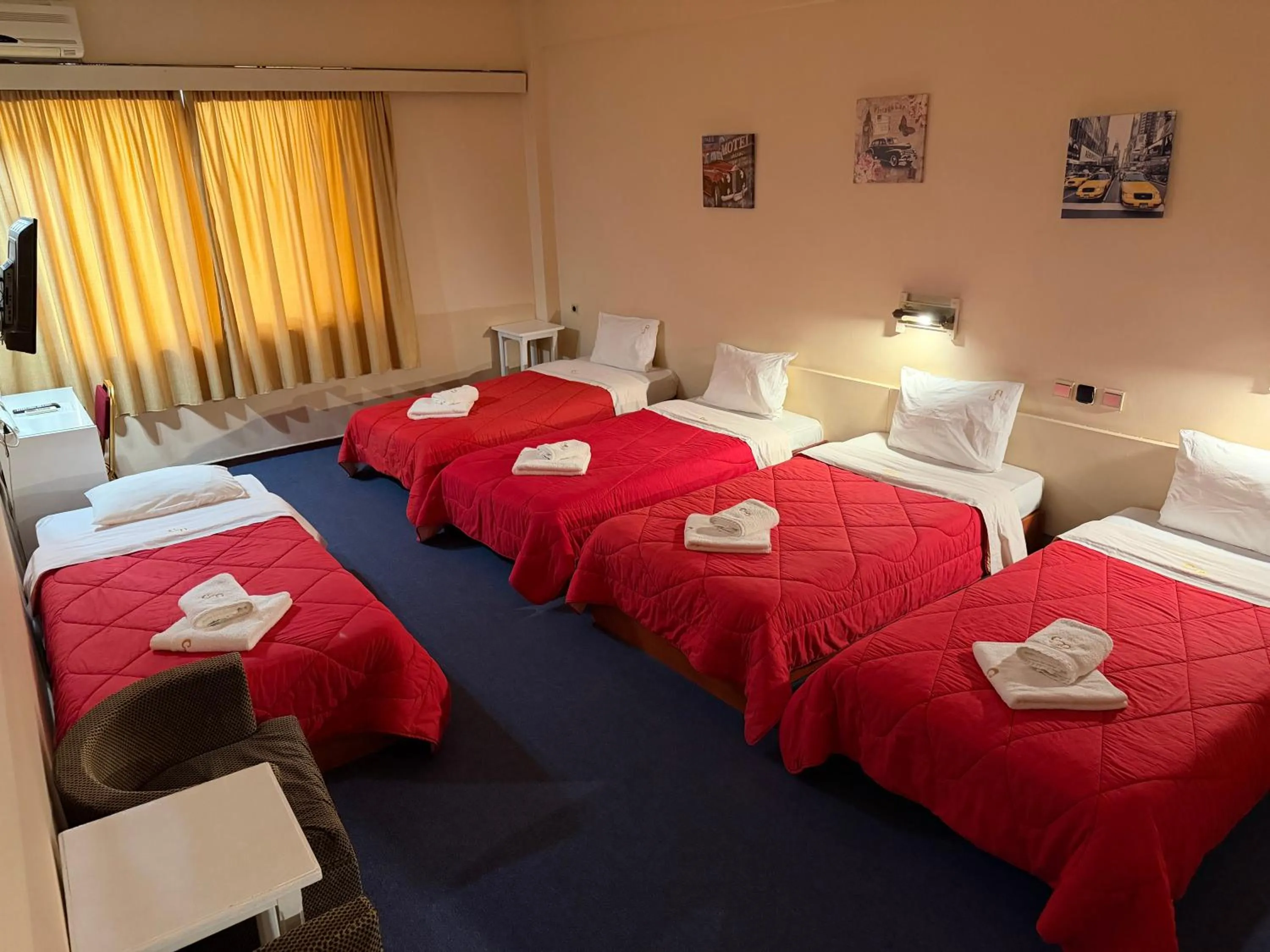 Photo of the whole room, Bed in Cavo D' Oro