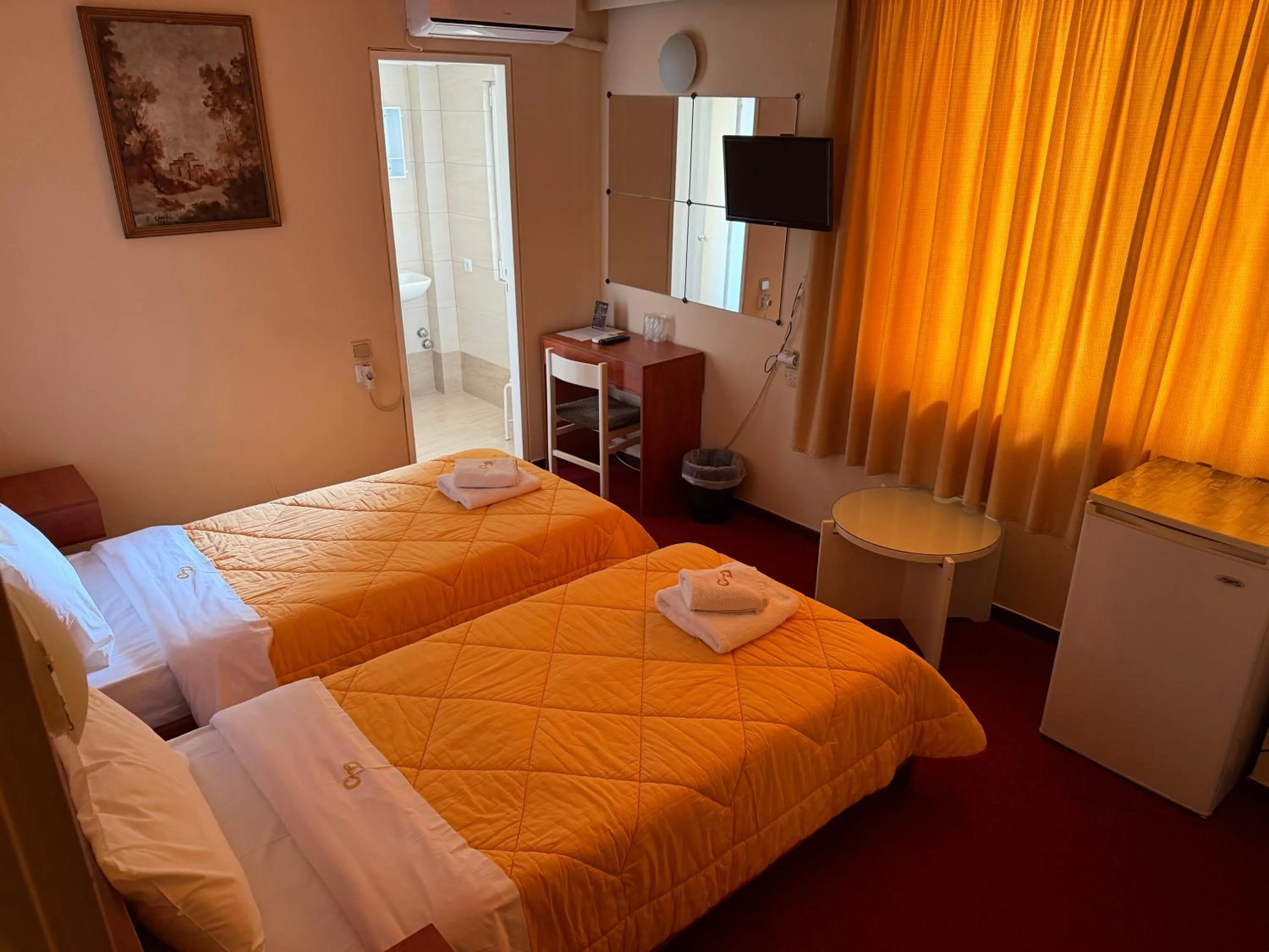 Photo of the whole room, Bed in Cavo D' Oro