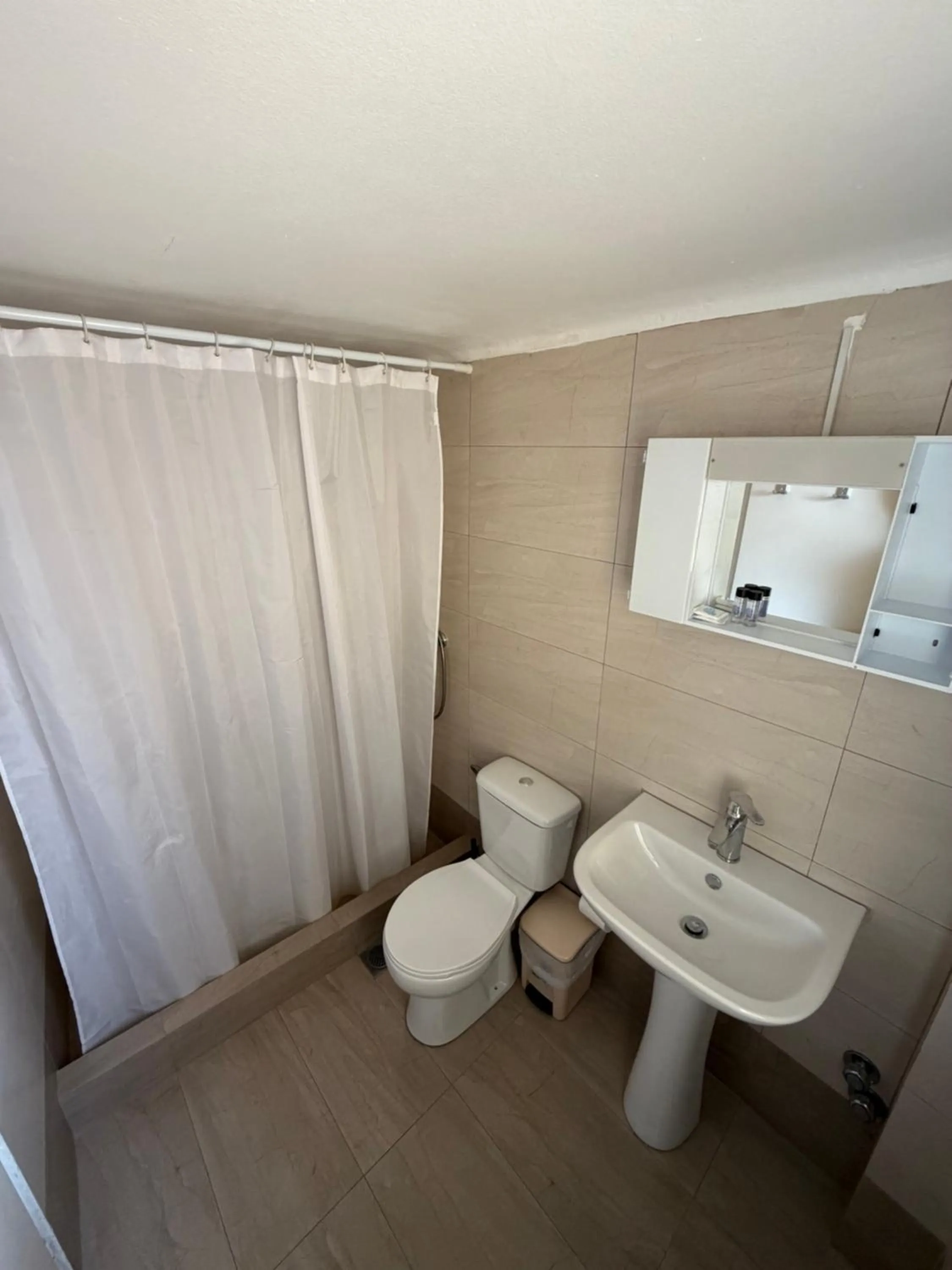 Shower in Cavo D' Oro