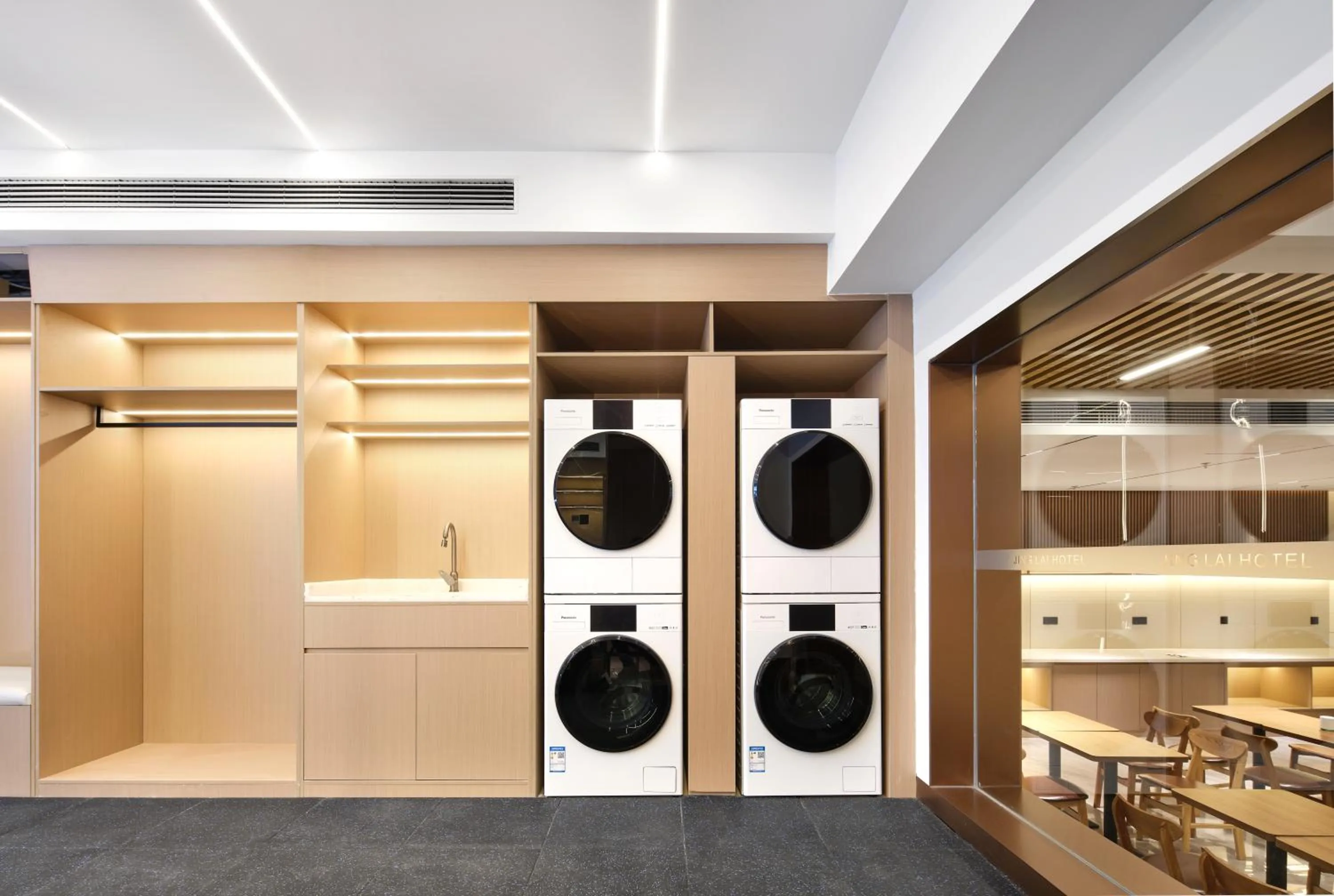 washing machine in Jinglai Zhenxuan Shanghai Tongji Hospital Xincun Road Subway Station Hotel