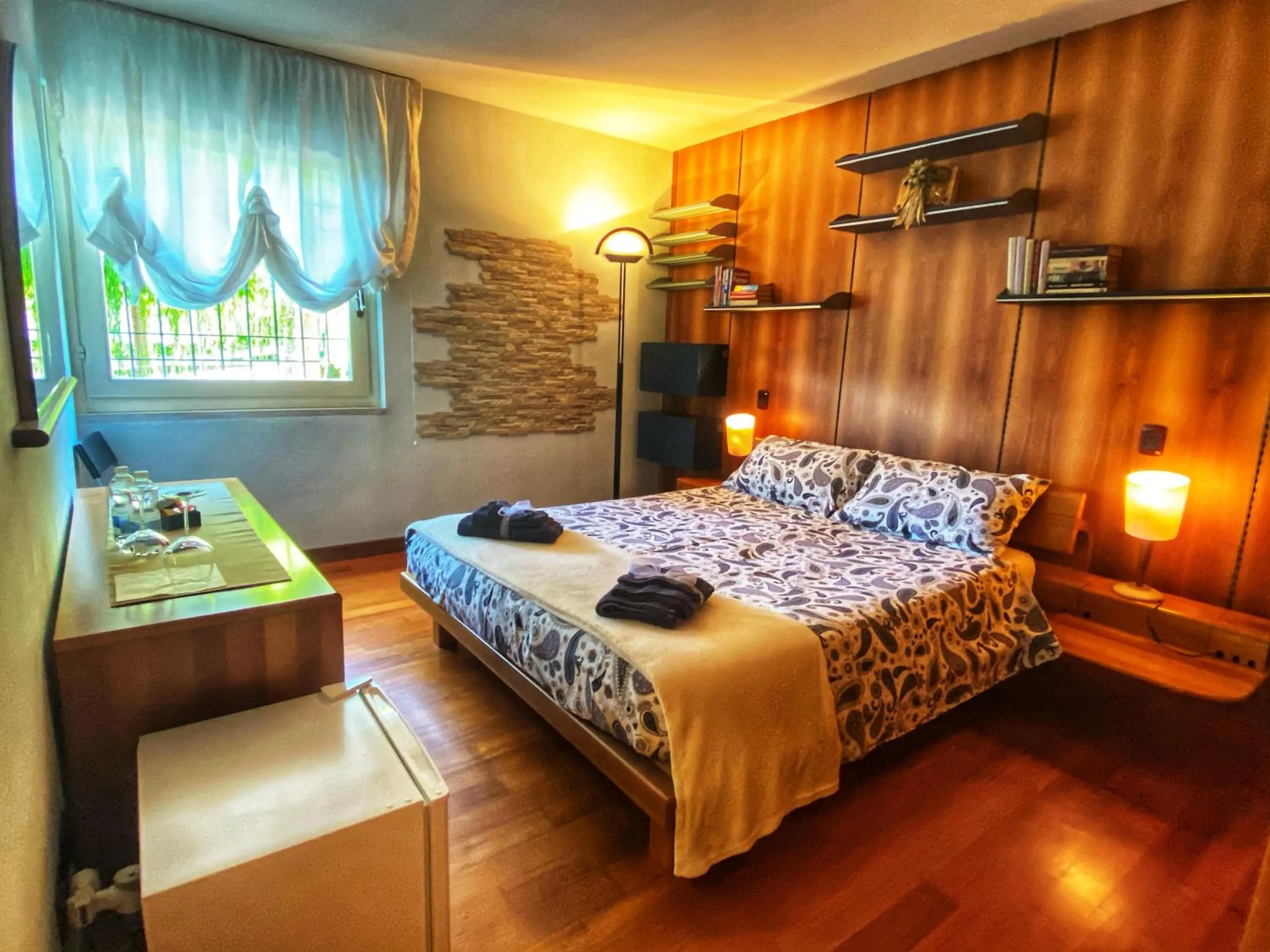 Photo of the whole room, Bed in Asso Bed & Breakfast