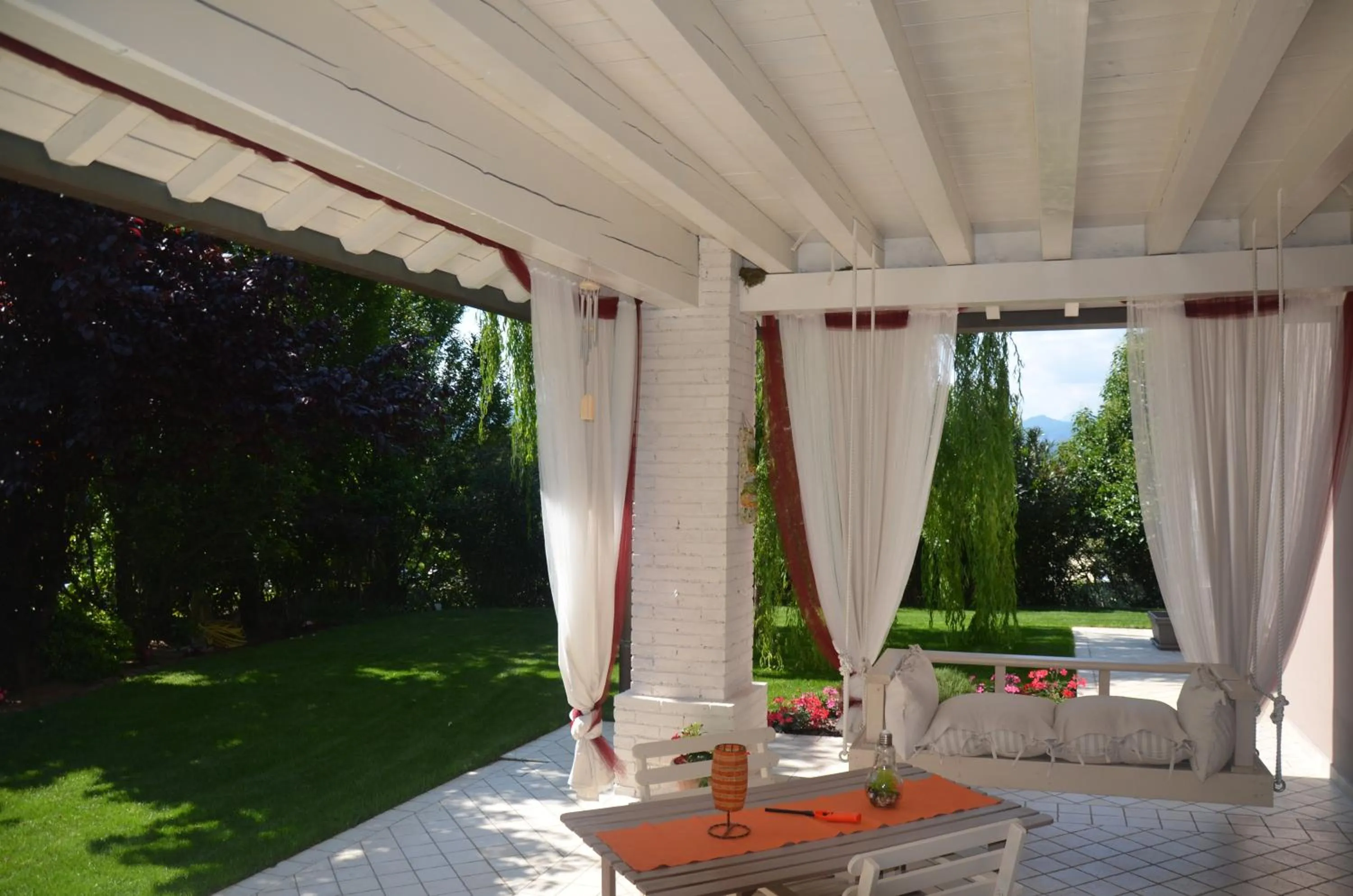 Patio in Asso Bed & Breakfast