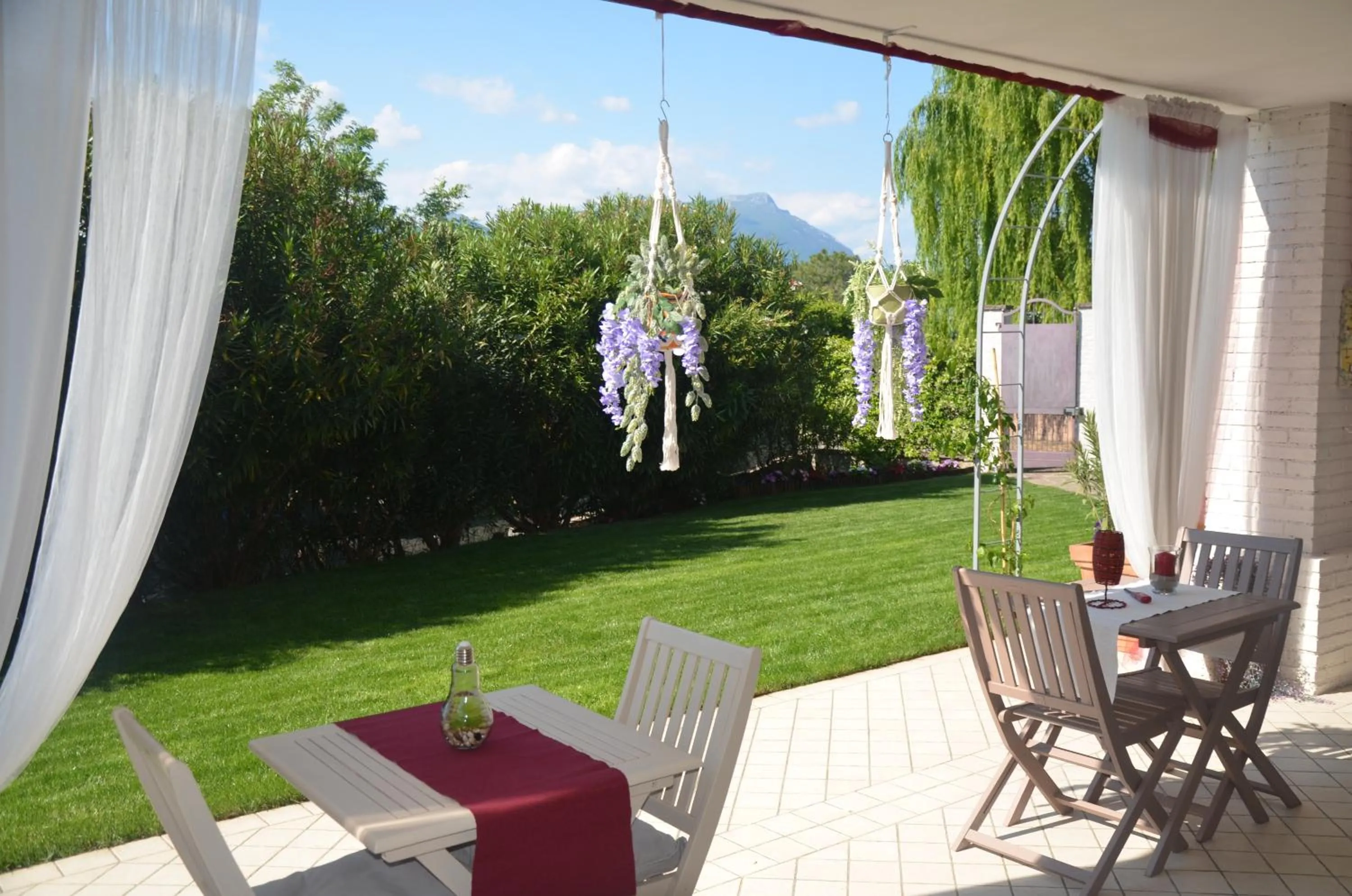 Patio in Asso Bed & Breakfast