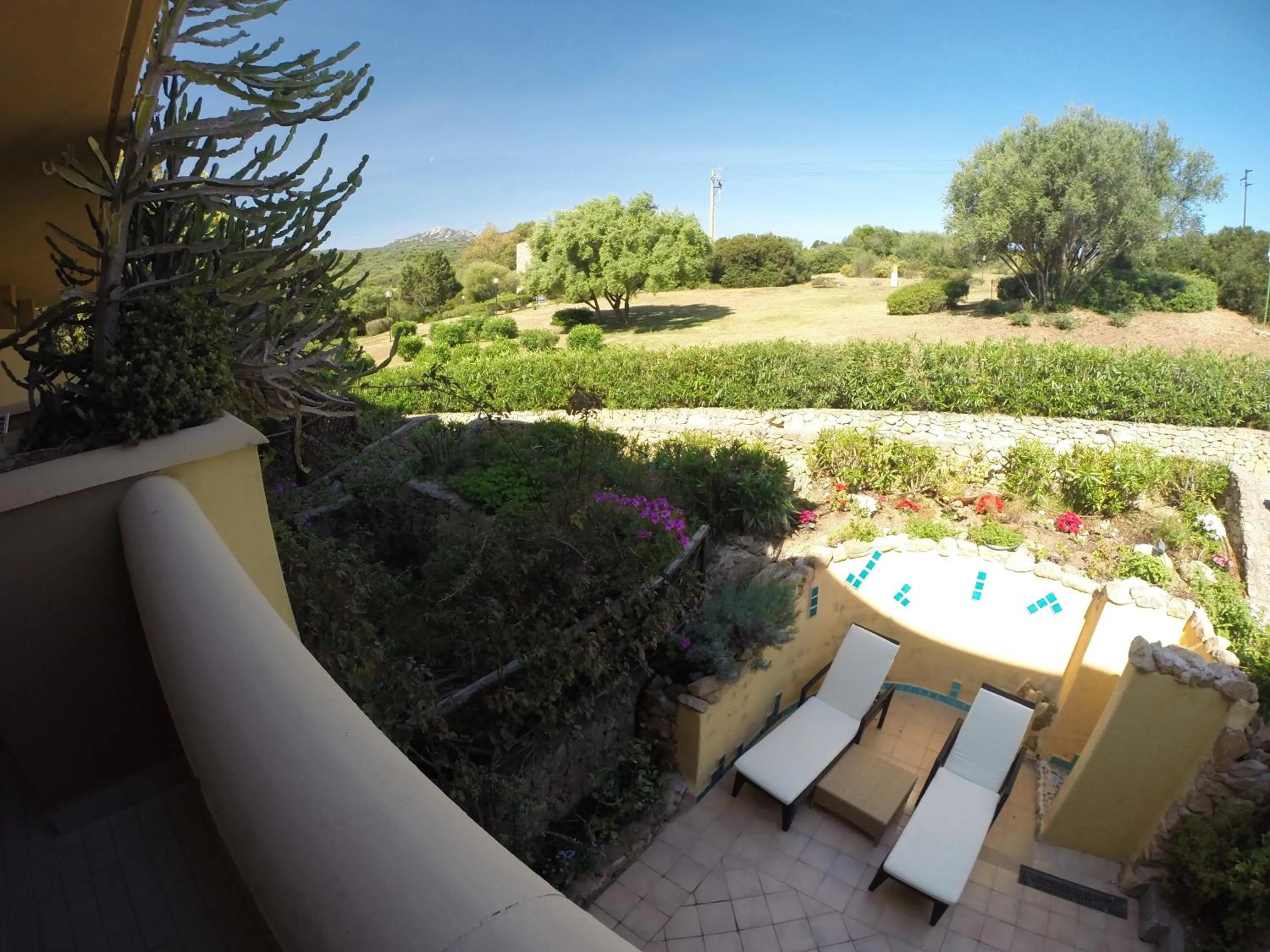 Garden view in Luxury Apartment Sardegna