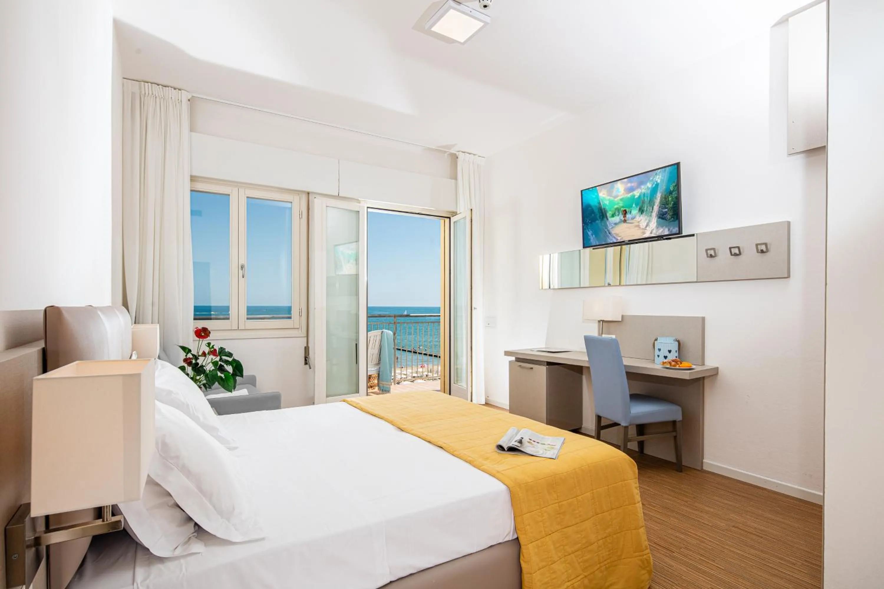 Photo of the whole room in Hotel Astor