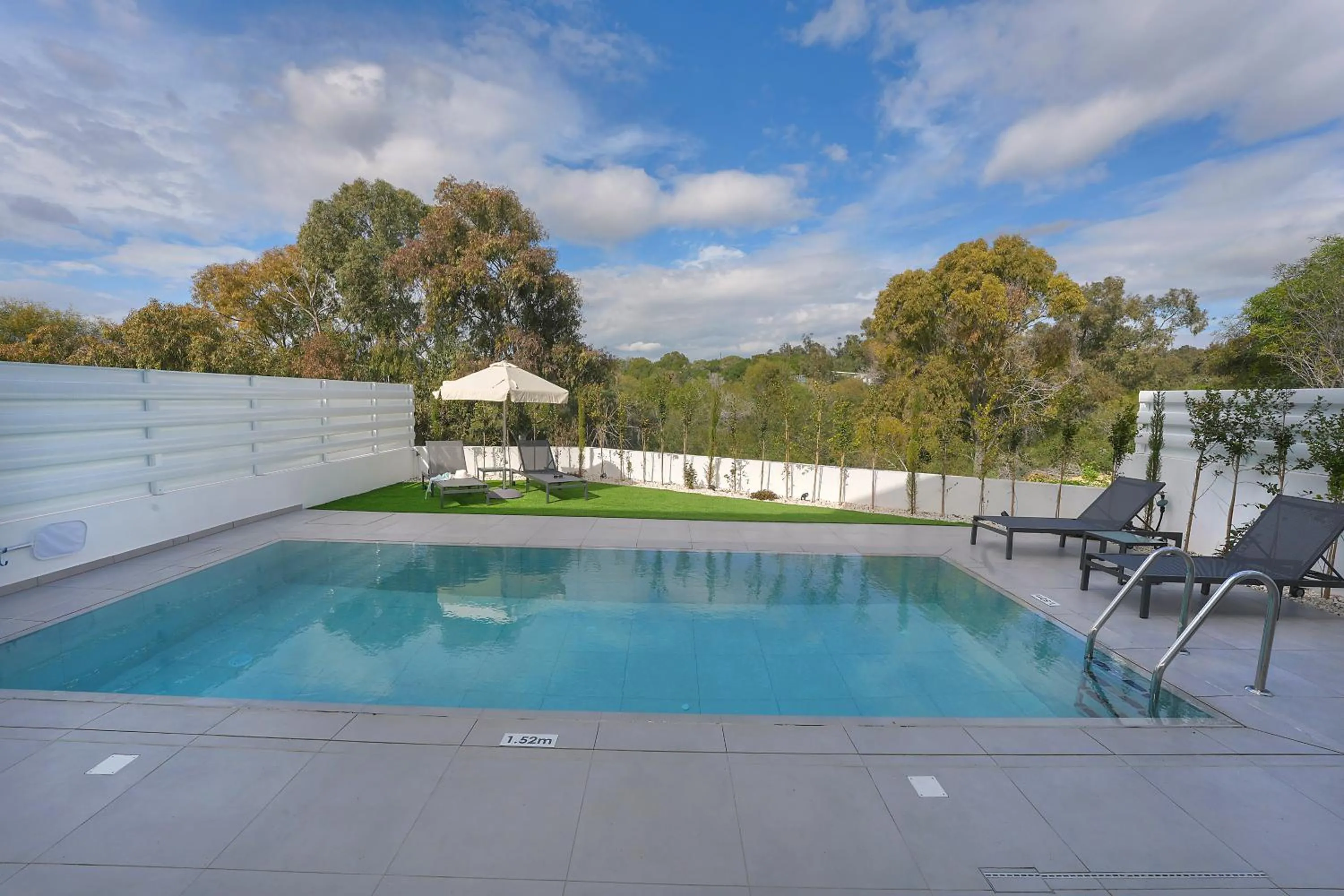 Swimming pool in Sun and Moon Luxury Villas Ayia Napa