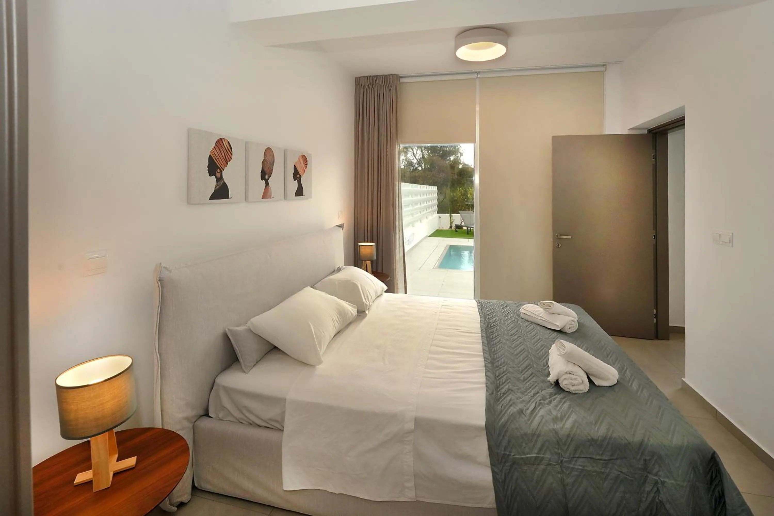 Bed in Sun and Moon Luxury Villas Ayia Napa