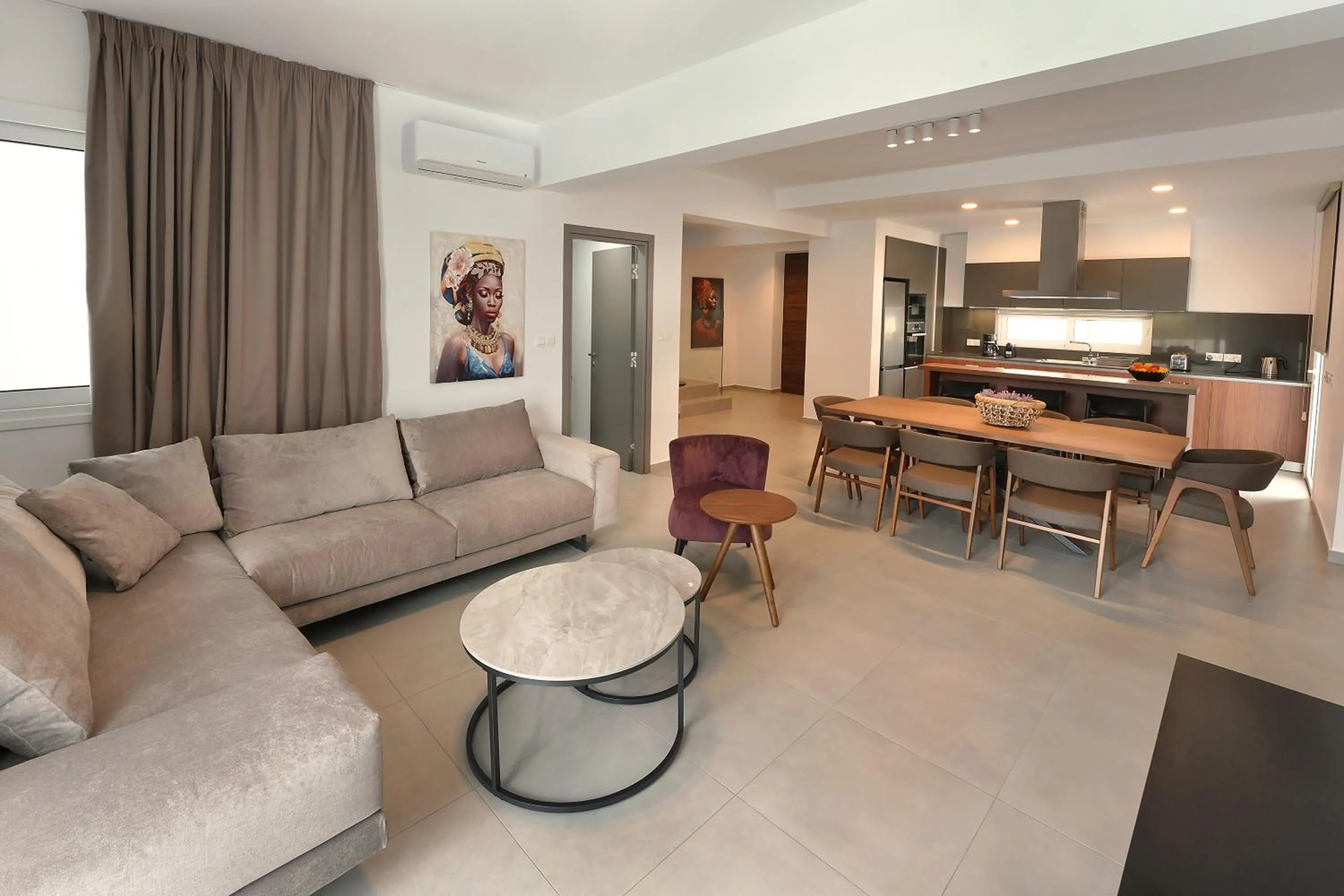 Kitchen or kitchenette in Sun and Moon Luxury Villas Ayia Napa