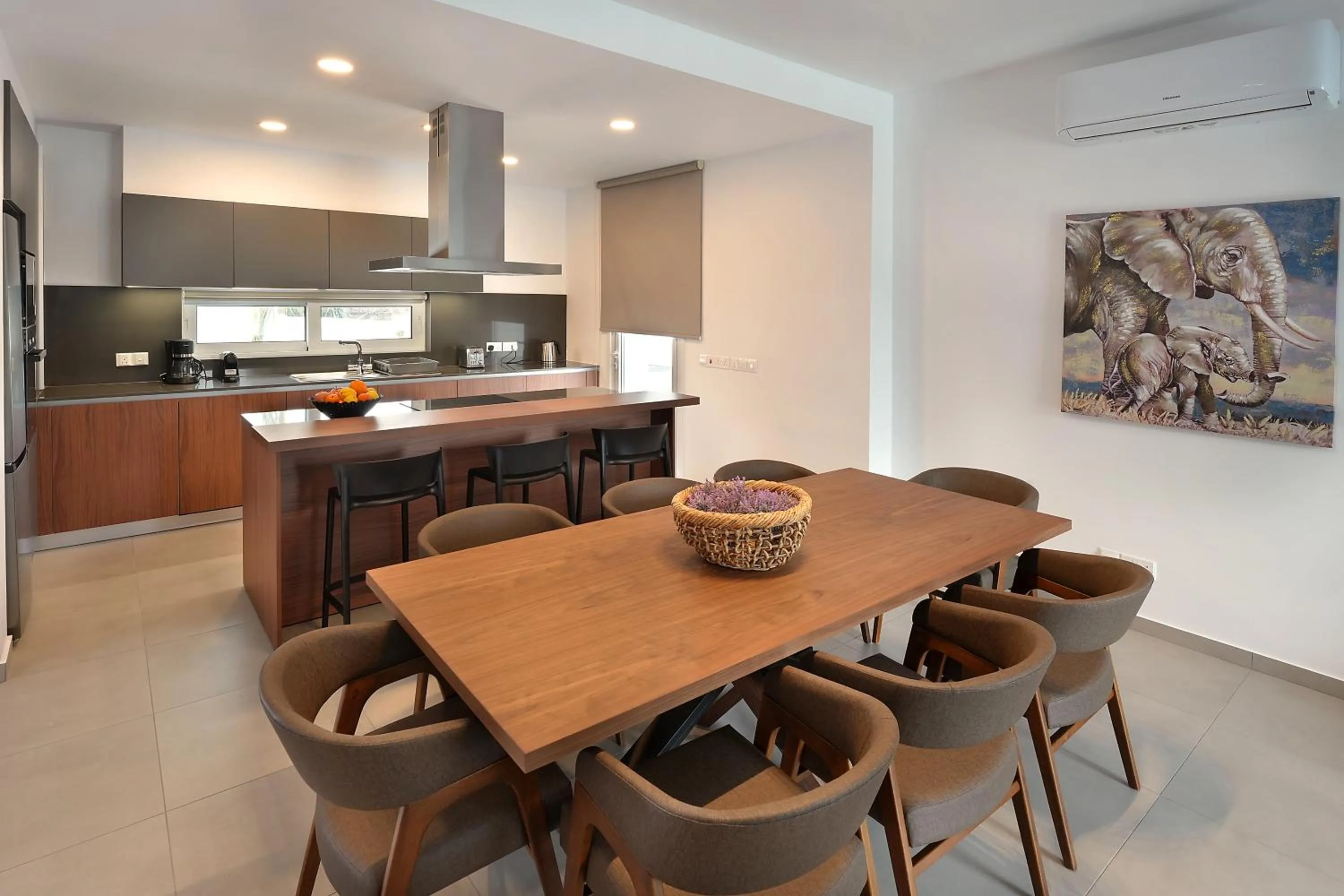 Kitchen or kitchenette in Sun and Moon Luxury Villas Ayia Napa