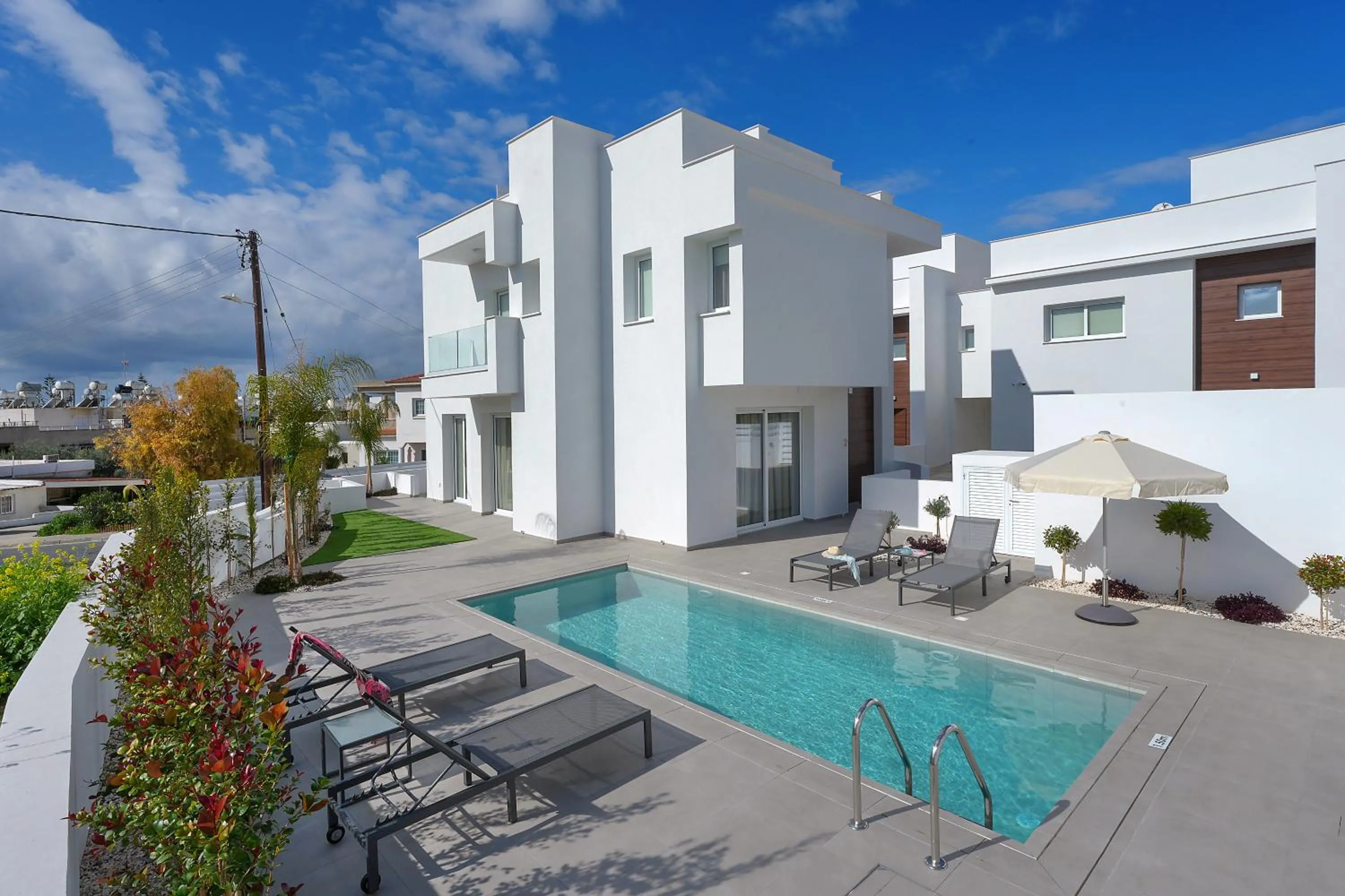 Swimming pool in Sun and Moon Luxury Villas Ayia Napa