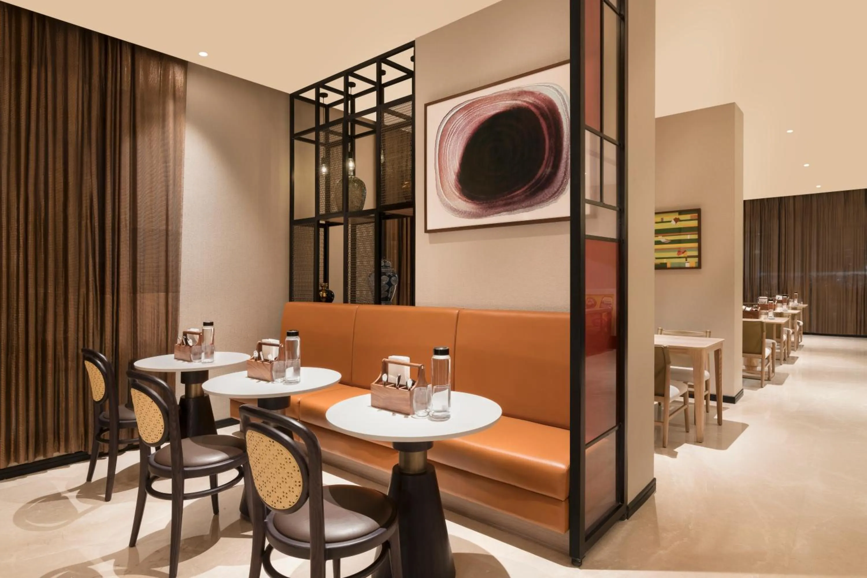 Restaurant/places to eat in ibis Mumbai BKC