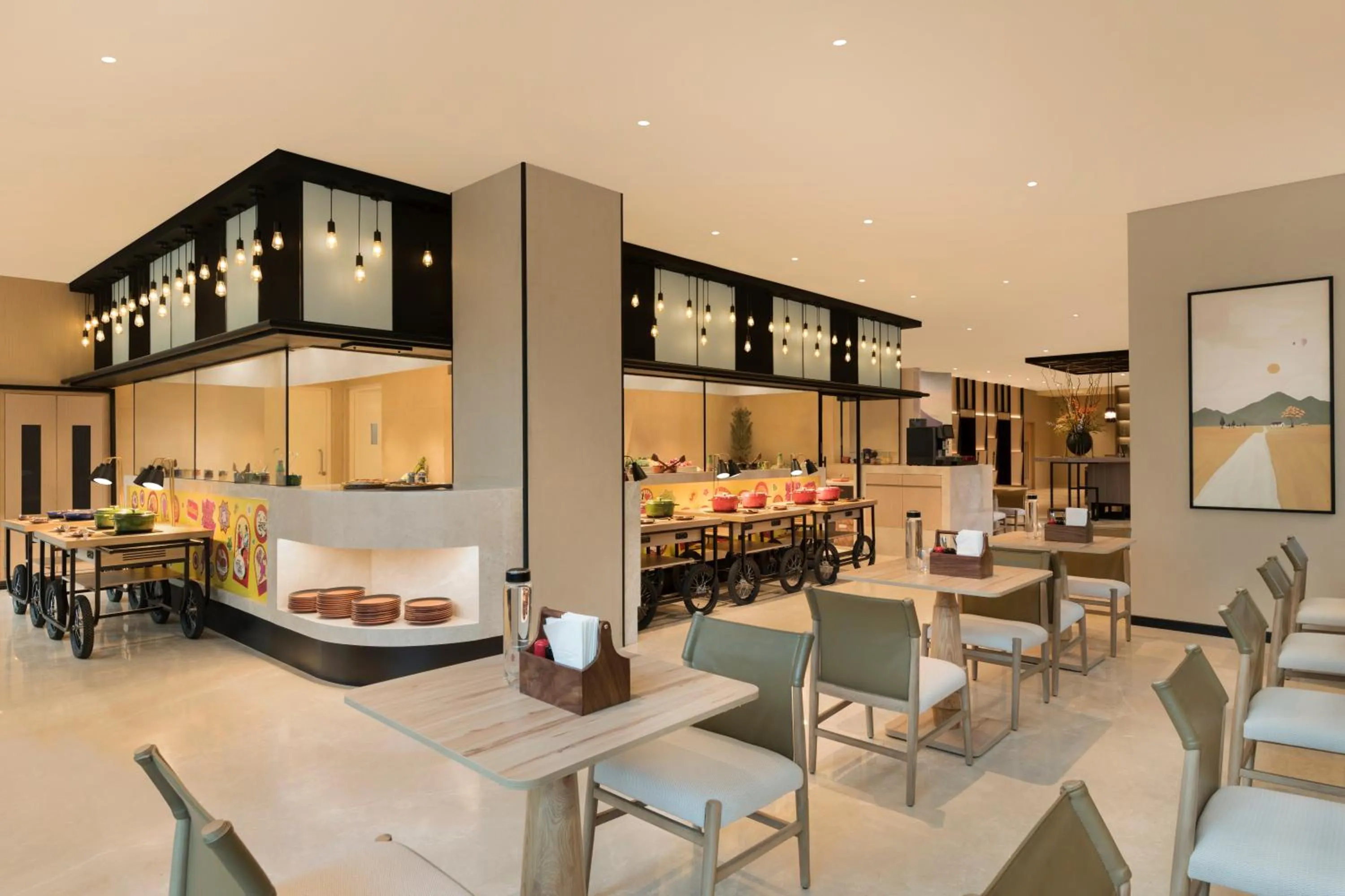 Restaurant/places to eat in ibis Mumbai BKC