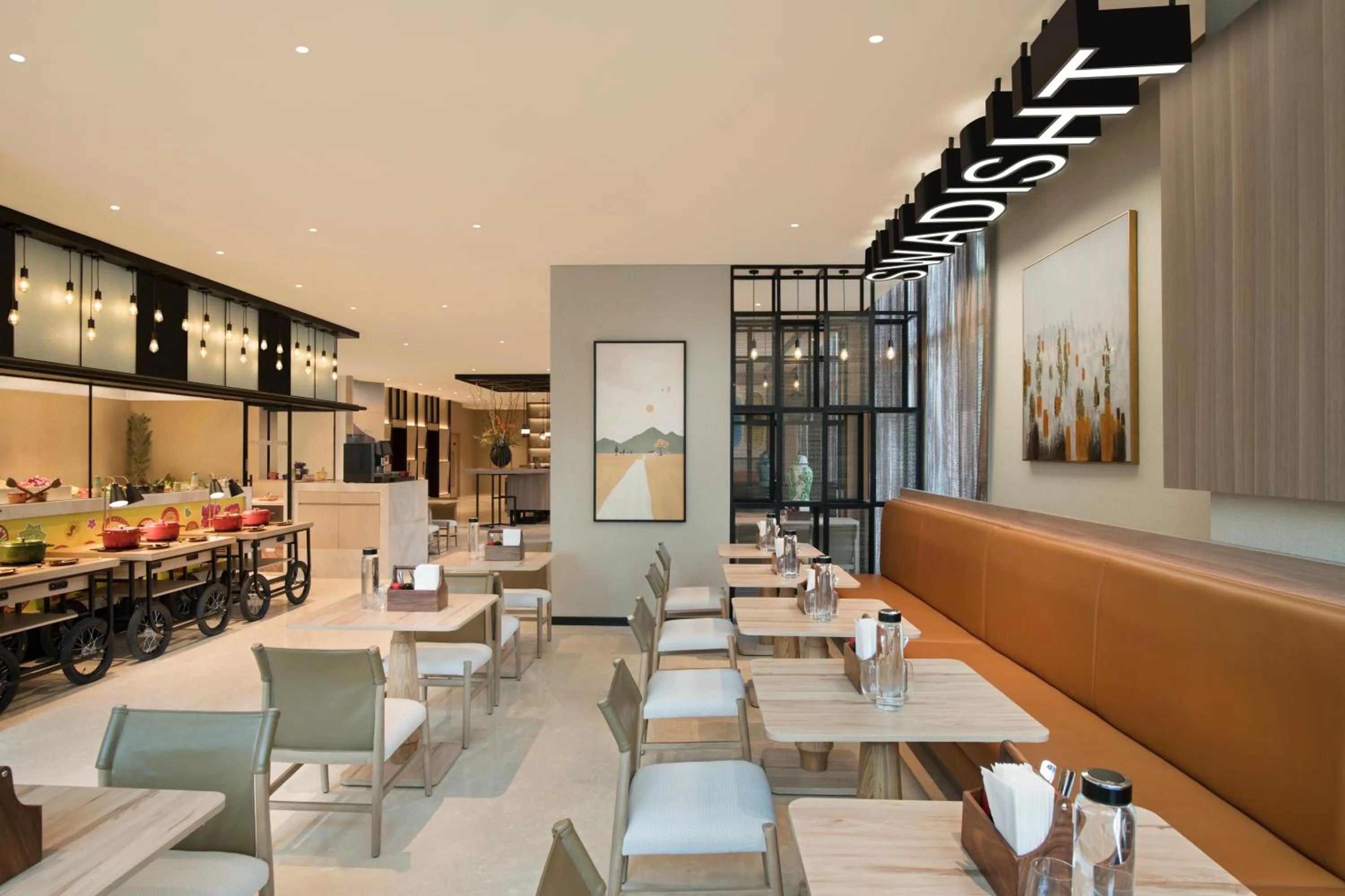 Restaurant/places to eat in ibis Mumbai BKC