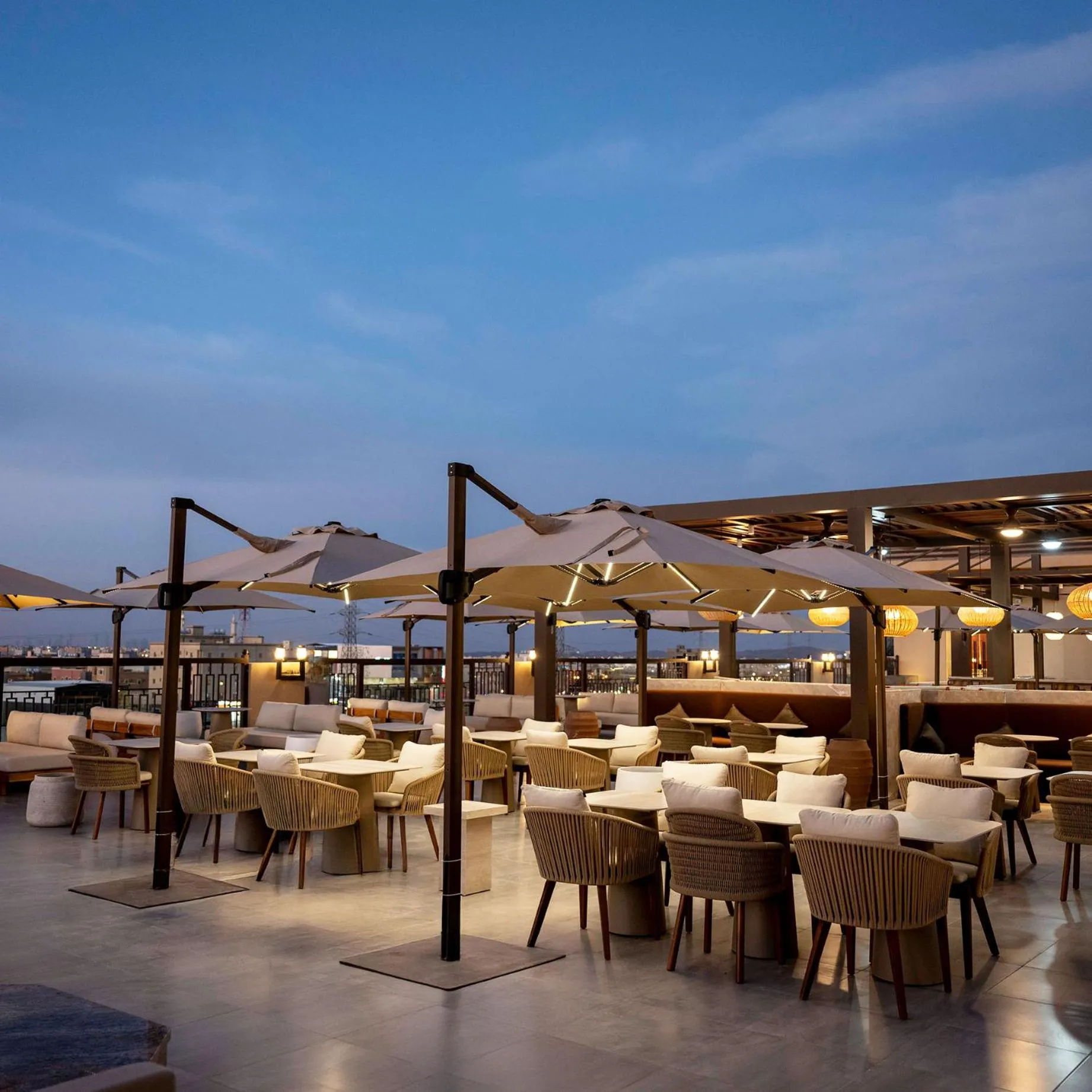 Restaurant/places to eat in Mercure Hotel Khamis Mushait by Accor