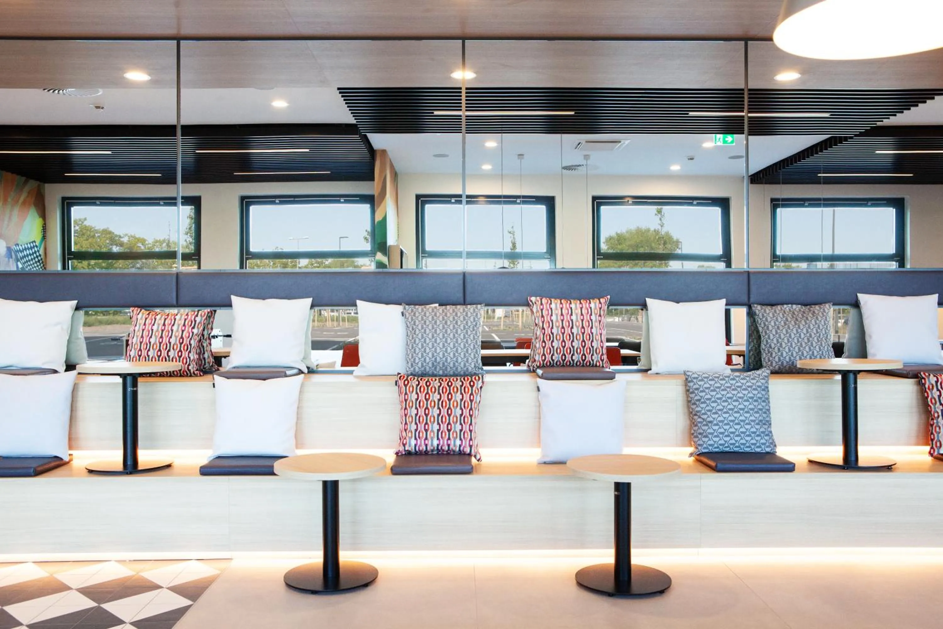 Seating area in ibis budget Hotel Berlin Airport