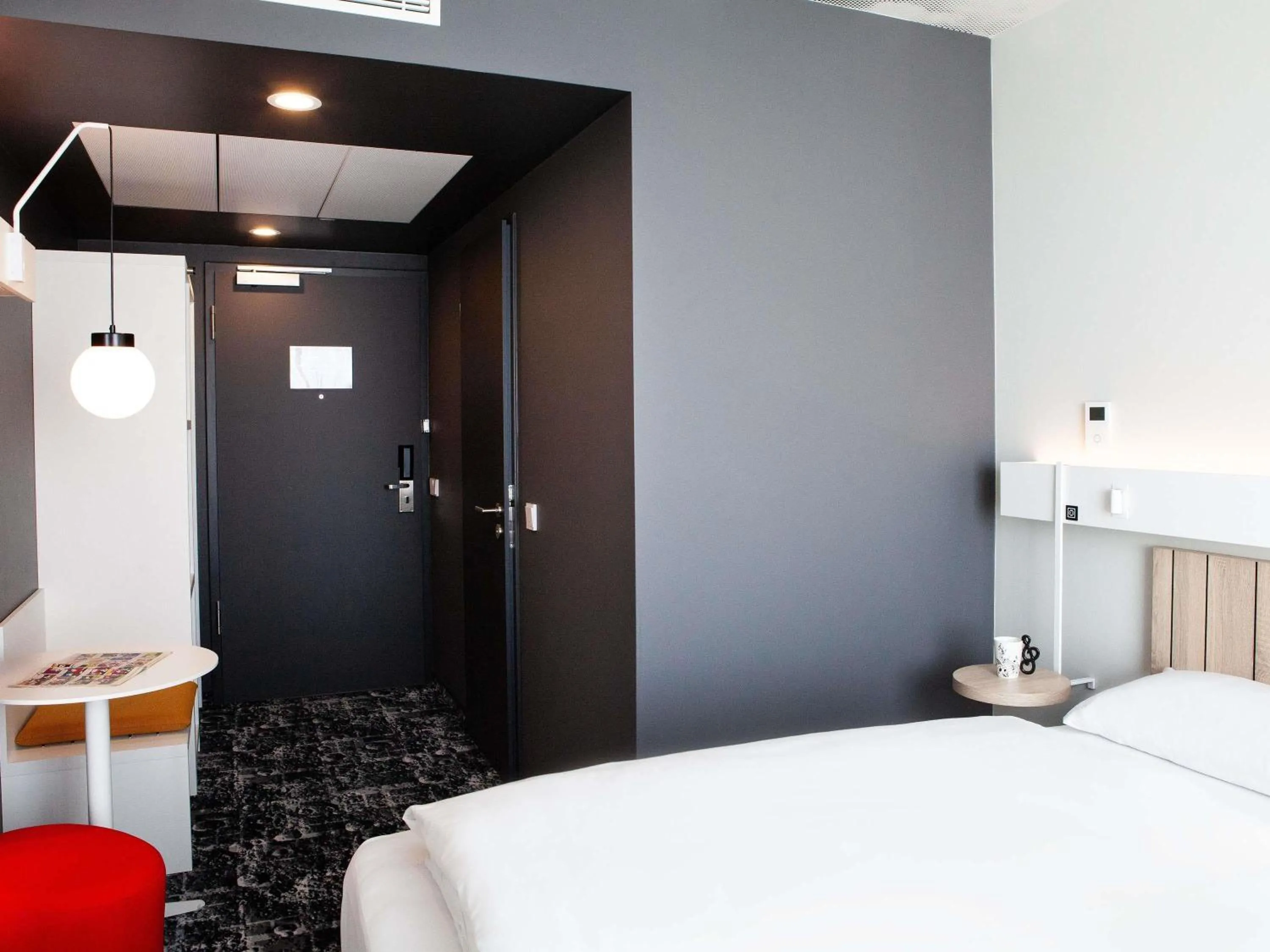 Bedroom, Bed in ibis Hotel Berlin Airport