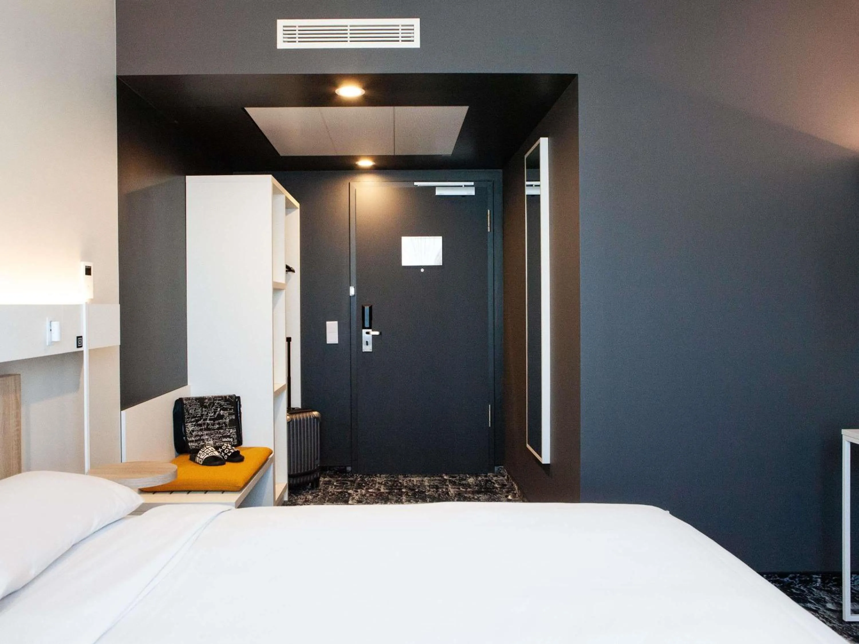 Bedroom, Bed in ibis Hotel Berlin Airport