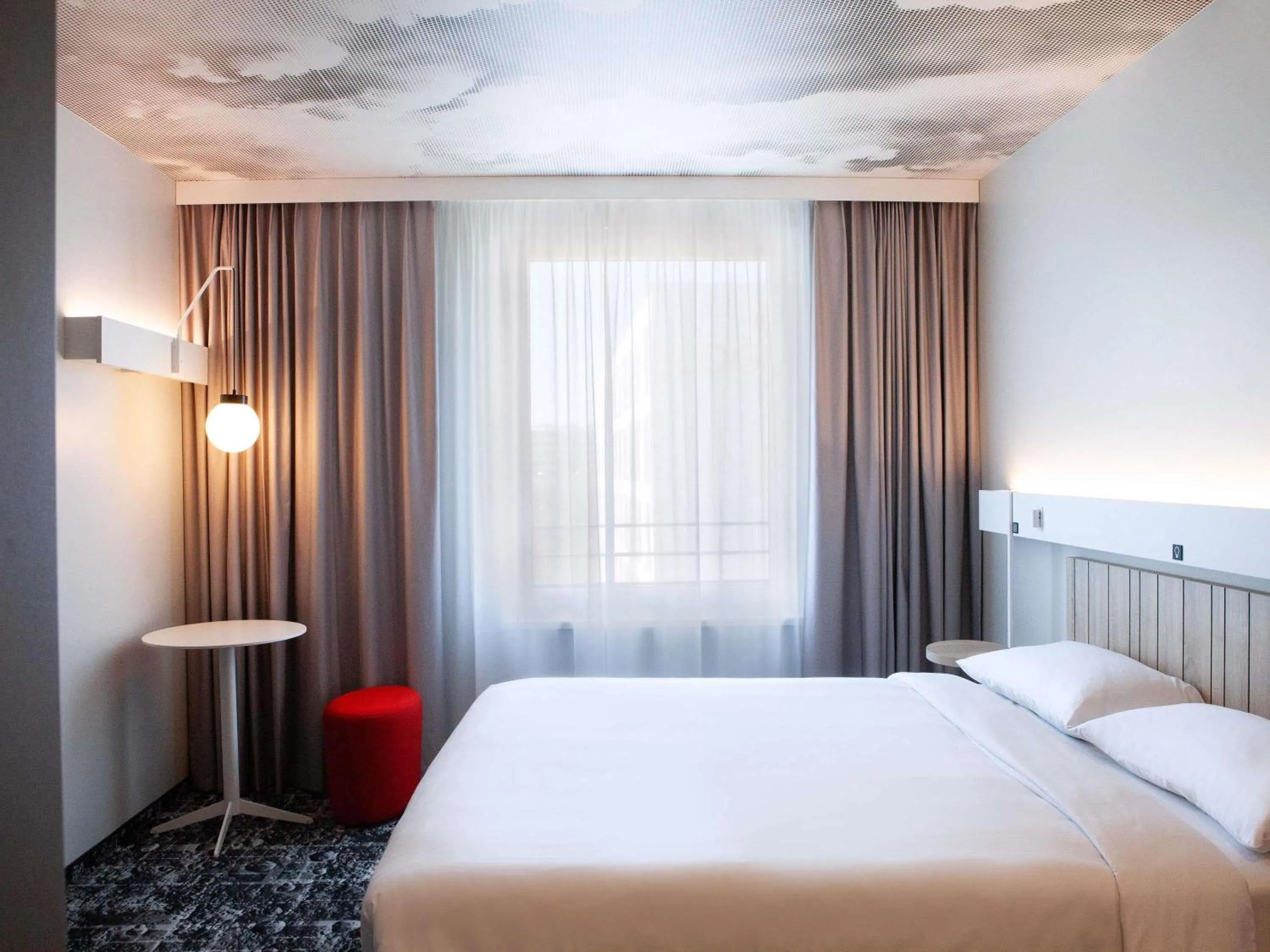 Bedroom, Bed in ibis Hotel Berlin Airport