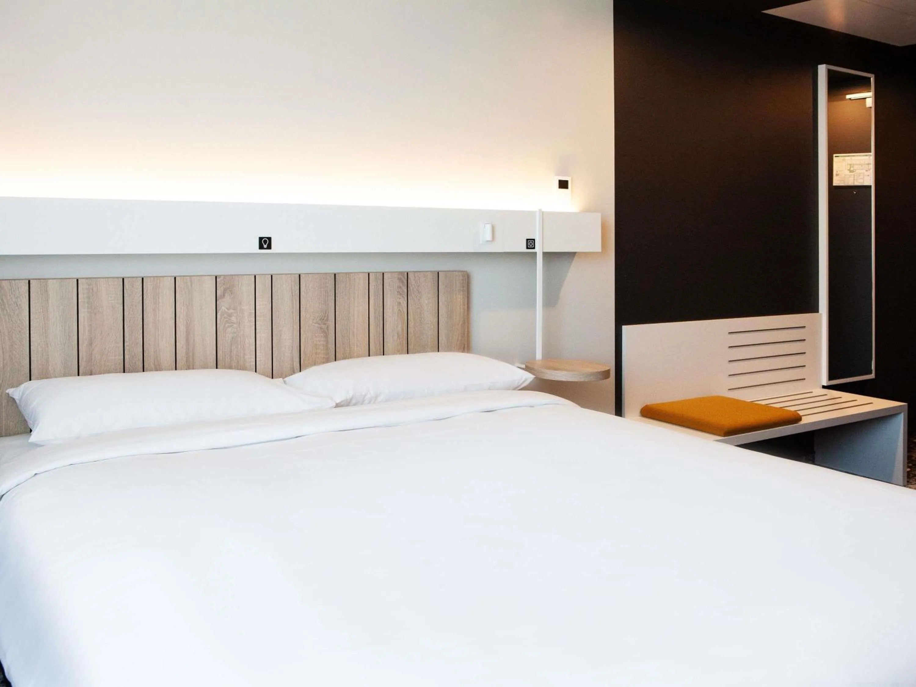 Standard Room Queen - single occupancy in ibis Hotel Berlin Airport