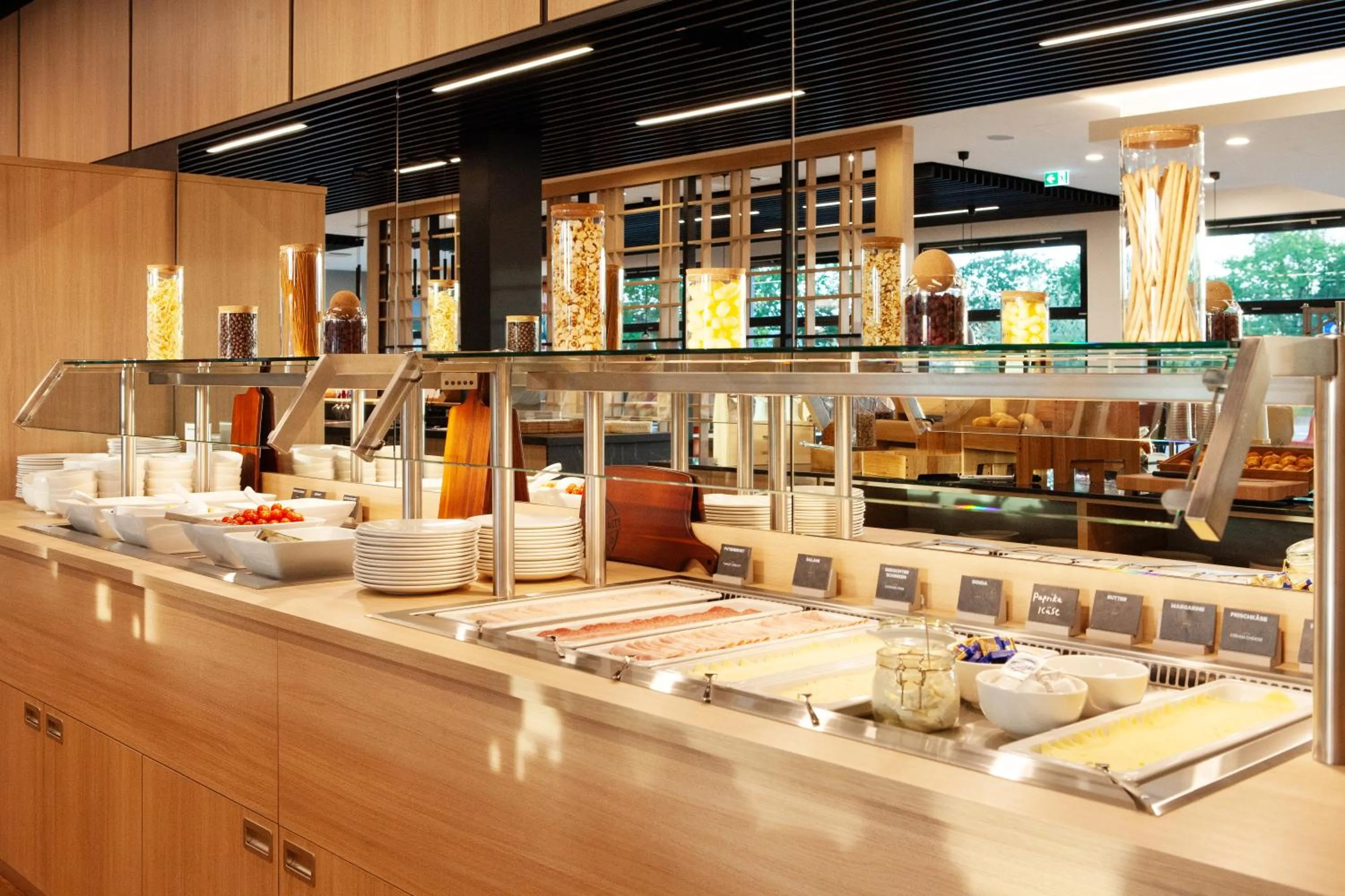 Buffet breakfast in ibis Hotel Berlin Airport