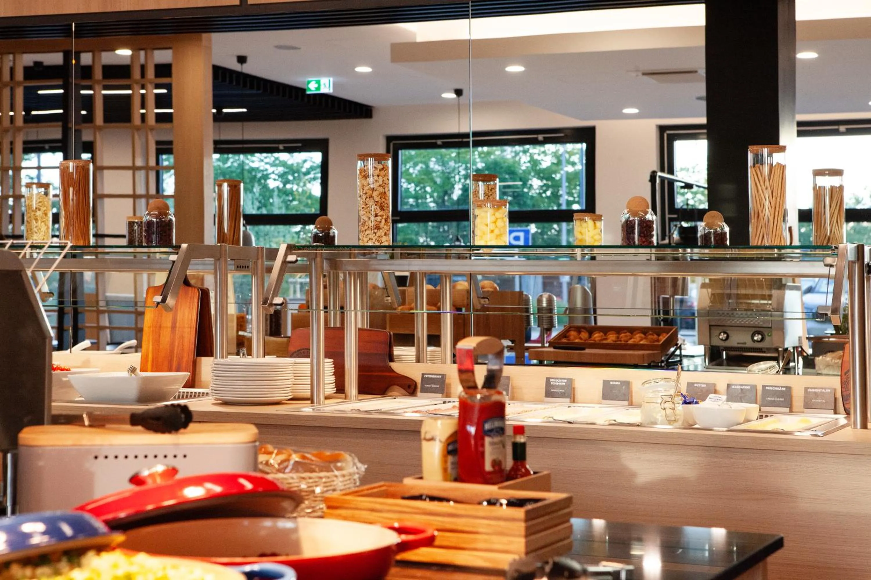 Restaurant/places to eat in ibis Hotel Berlin Airport