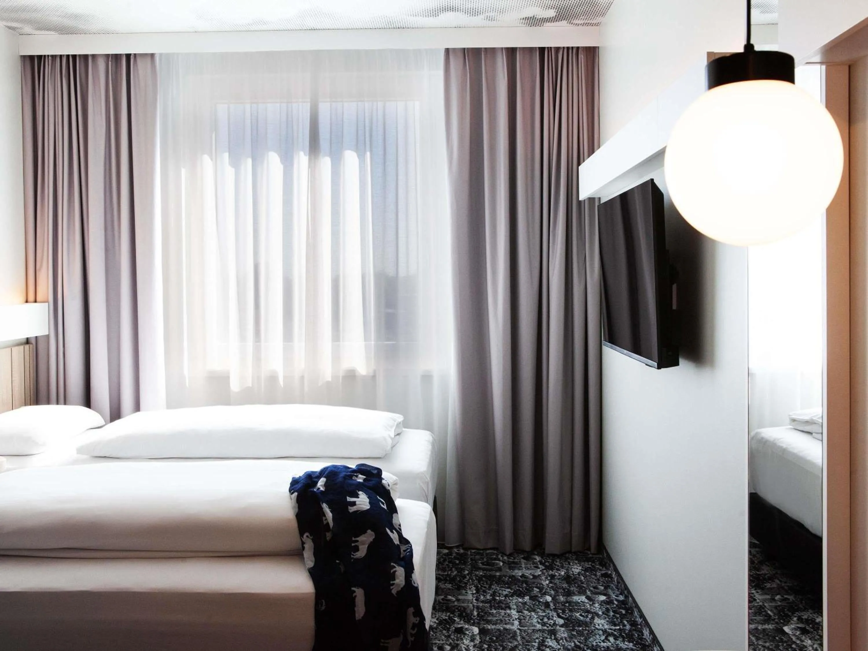 Bedroom, Bed in ibis Hotel Berlin Airport