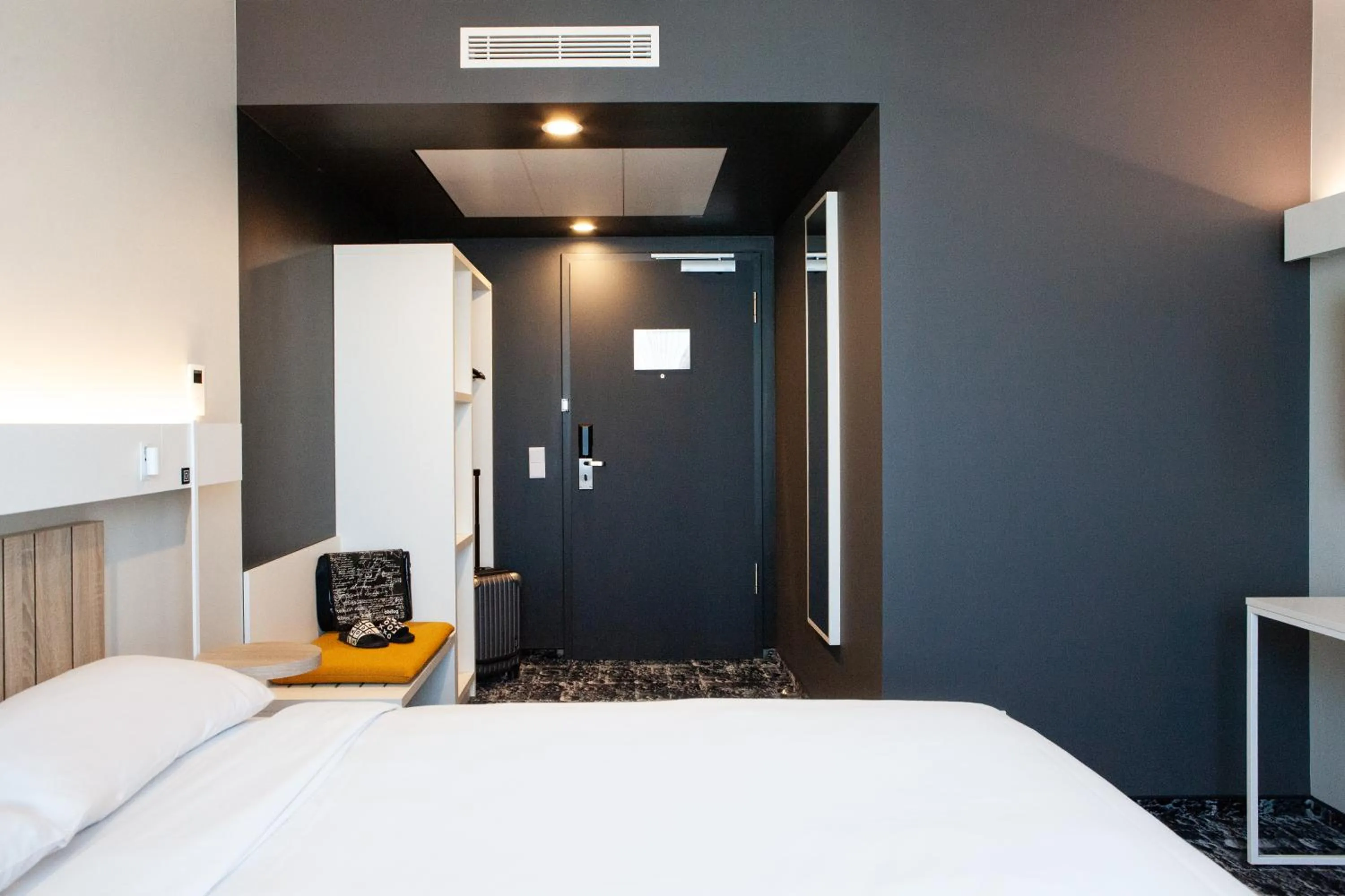 Photo of the whole room, Bed in ibis Hotel Berlin Airport