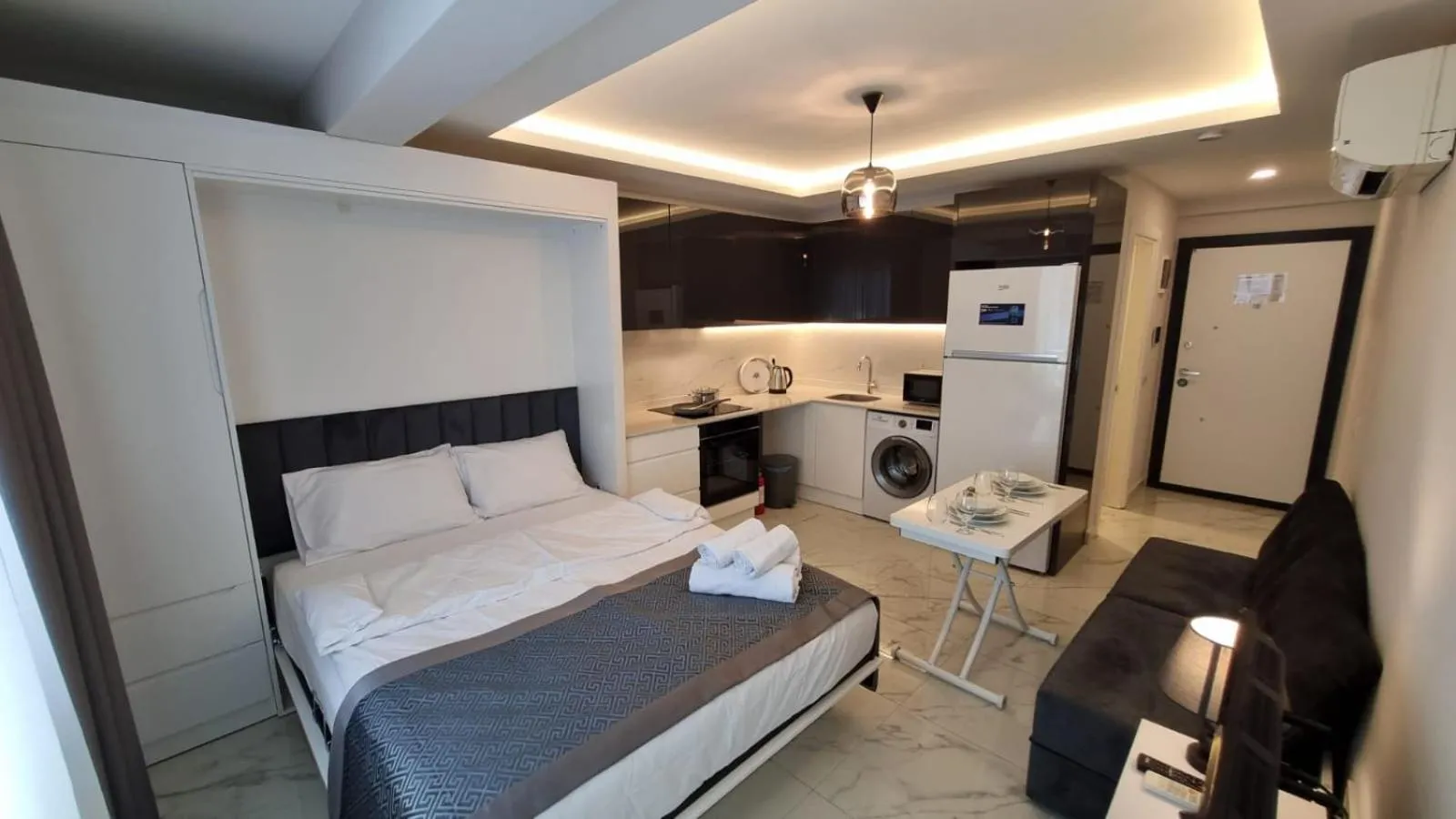Elite Luxury Suite - City 3