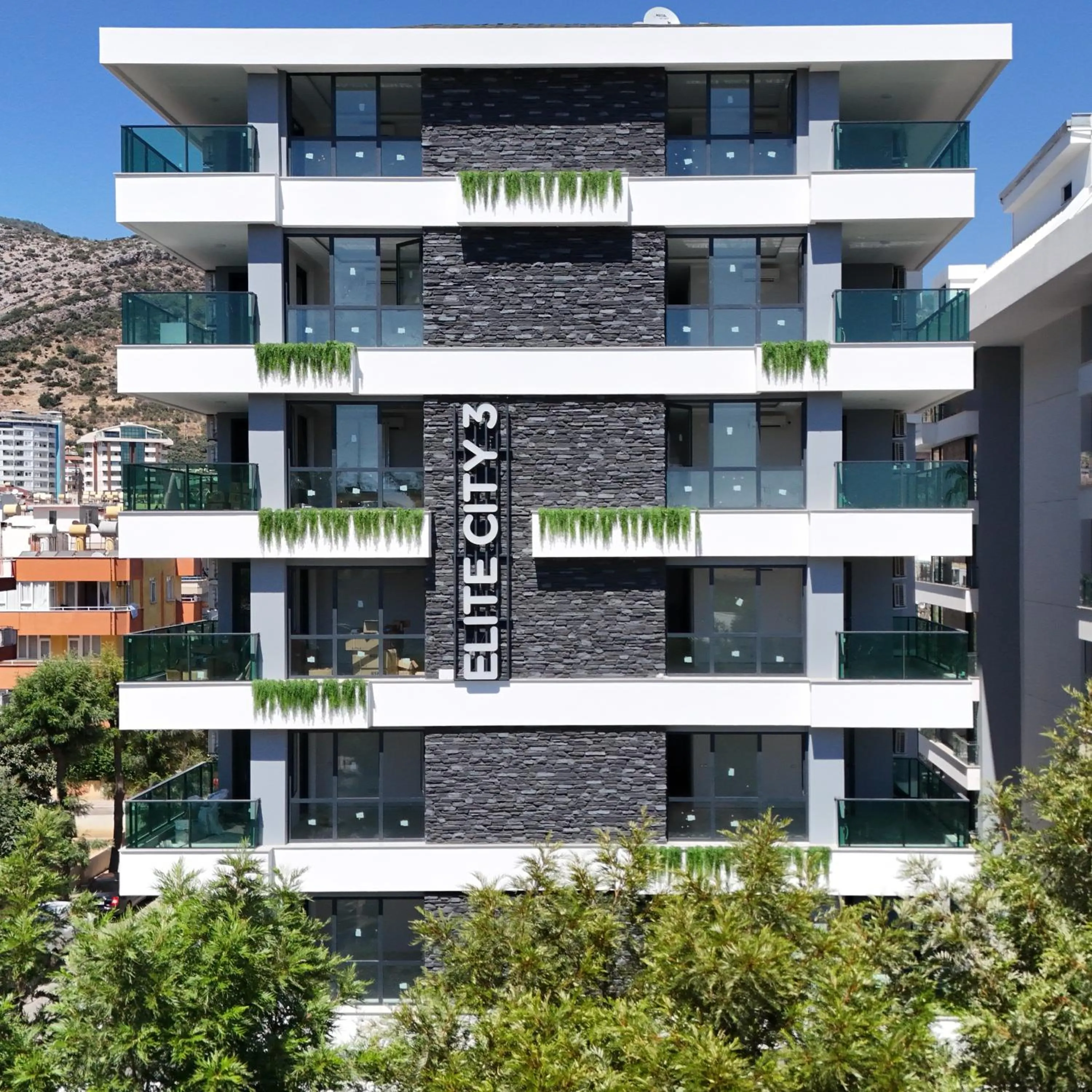 Elite Luxury Suite - City 3